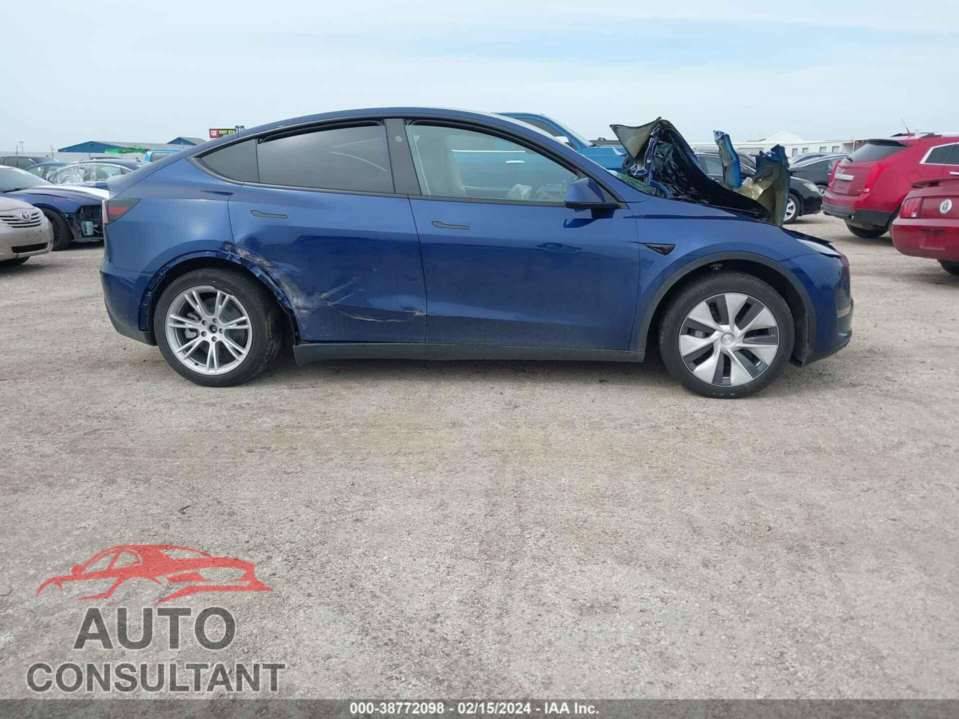 TESLA MODEL Y 2024 - 7SAYGAEE1RF981921