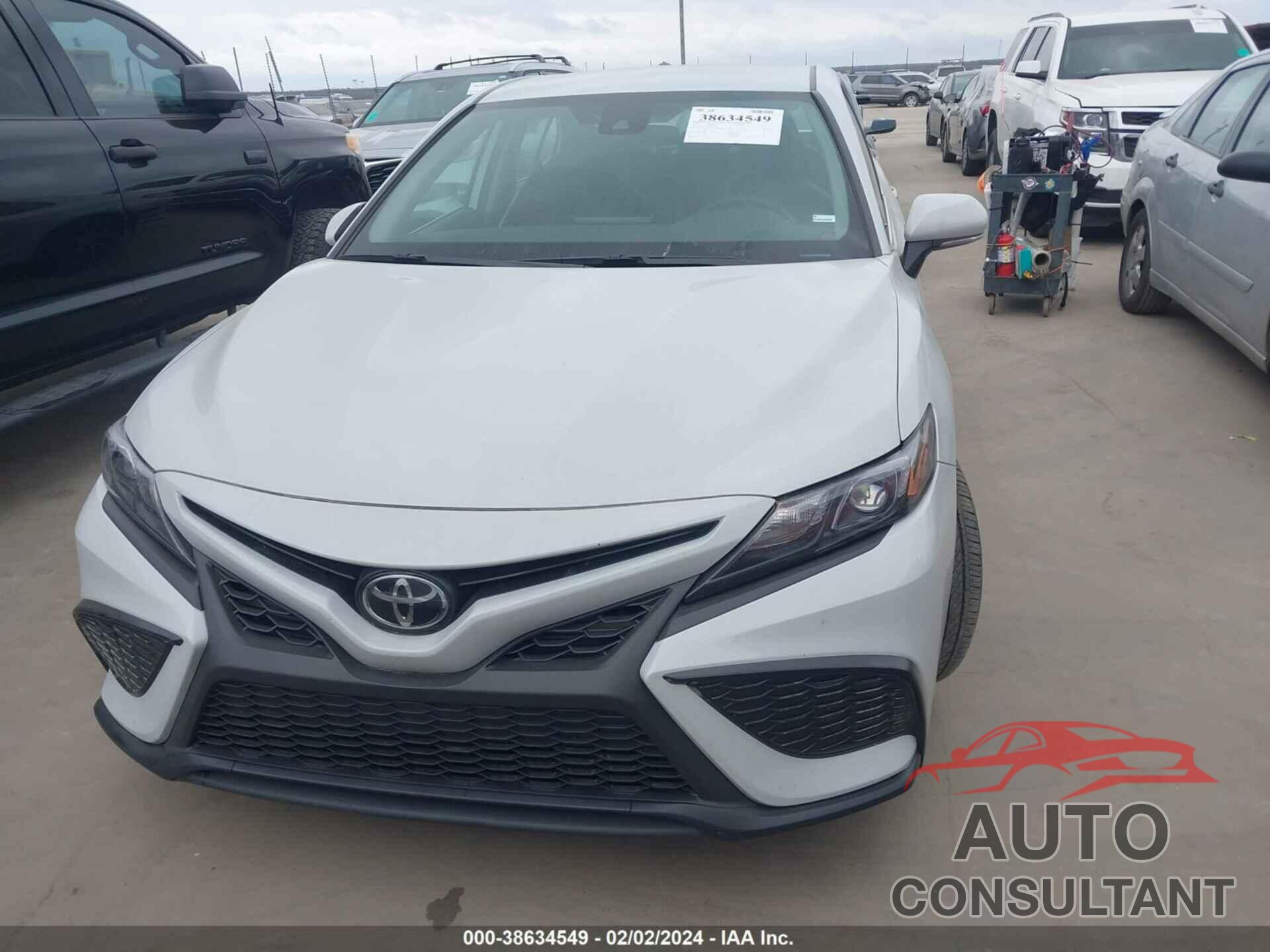 TOYOTA CAMRY 2022 - 4T1G11AK7NU040752