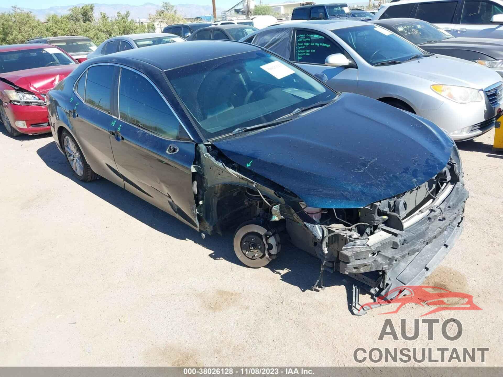 TOYOTA CAMRY 2018 - 4T1B11HK6JU650863