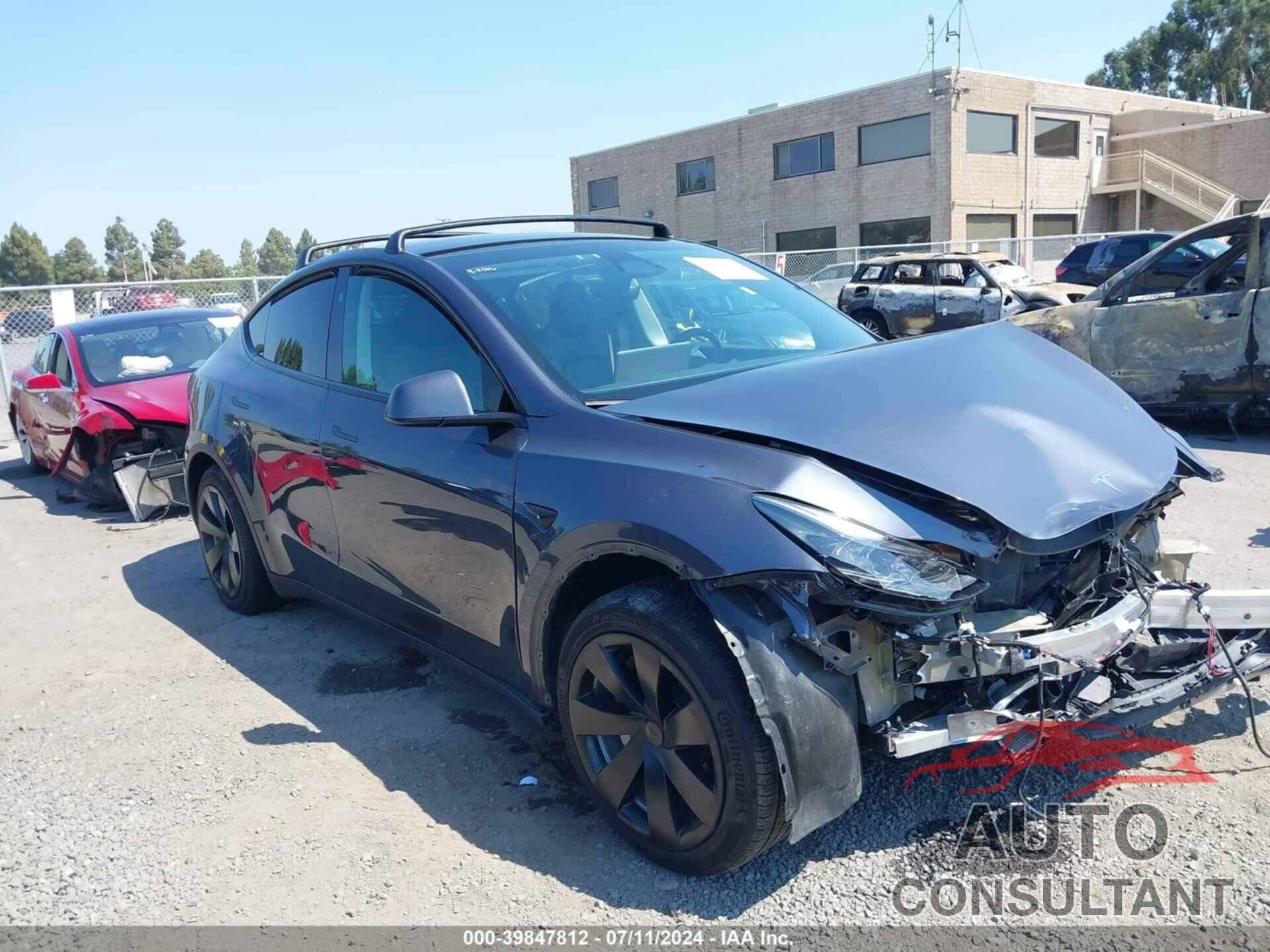 TESLA MODEL Y 2023 - 7SAYGAEE7PF857018