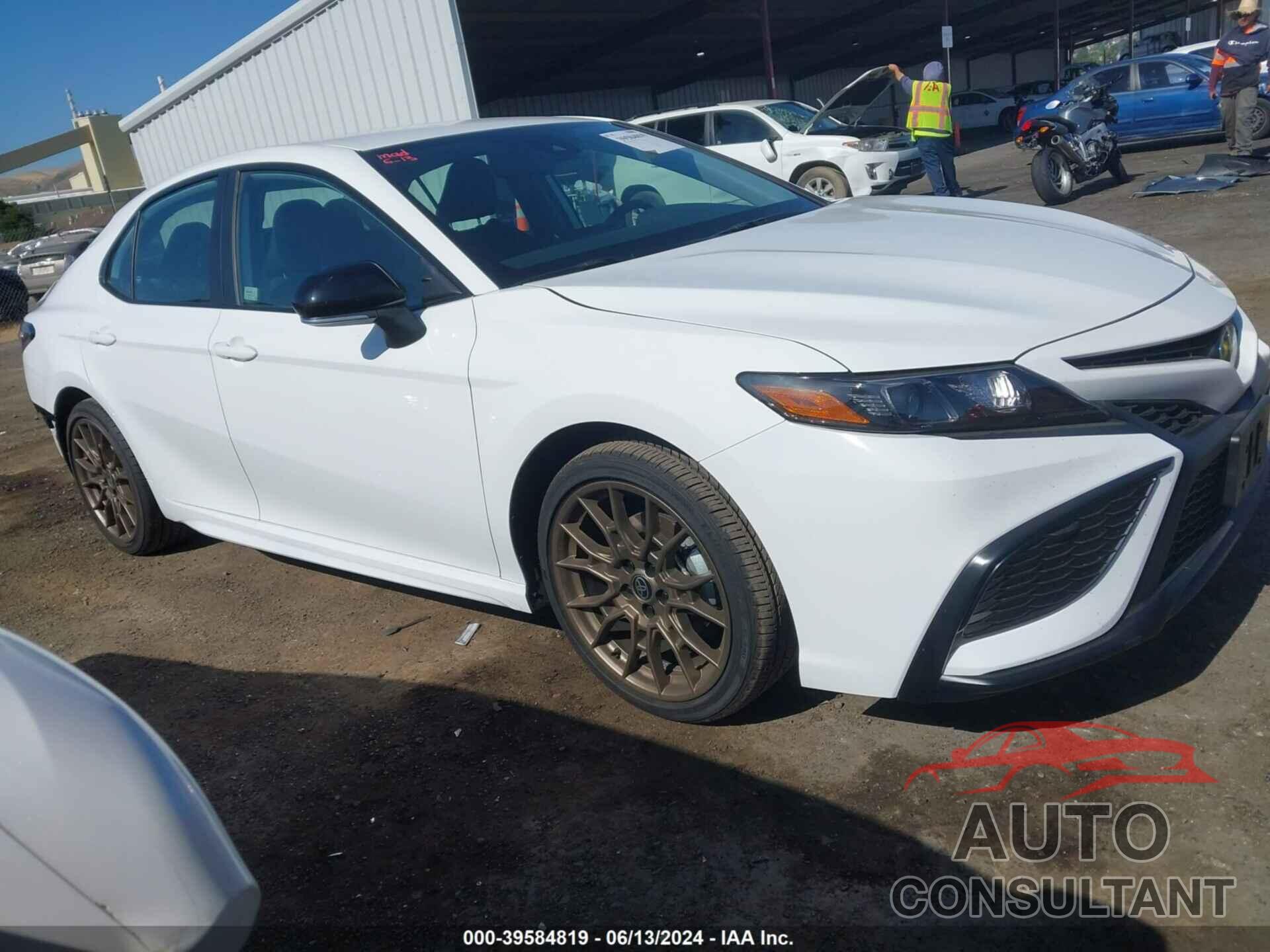 TOYOTA CAMRY 2024 - 4T1G11AK4RU256158
