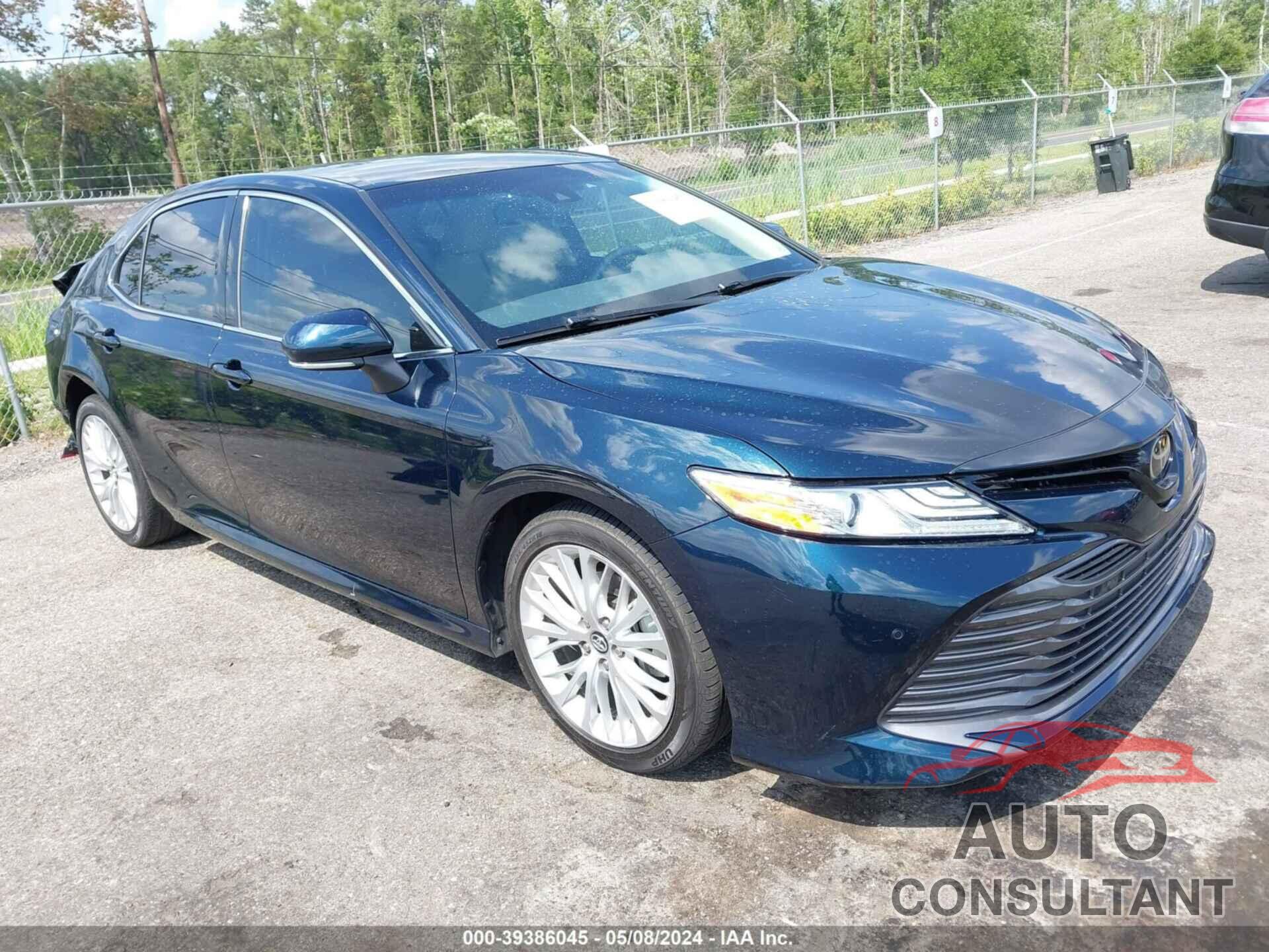 TOYOTA CAMRY 2018 - 4T1B11HK0JU504488