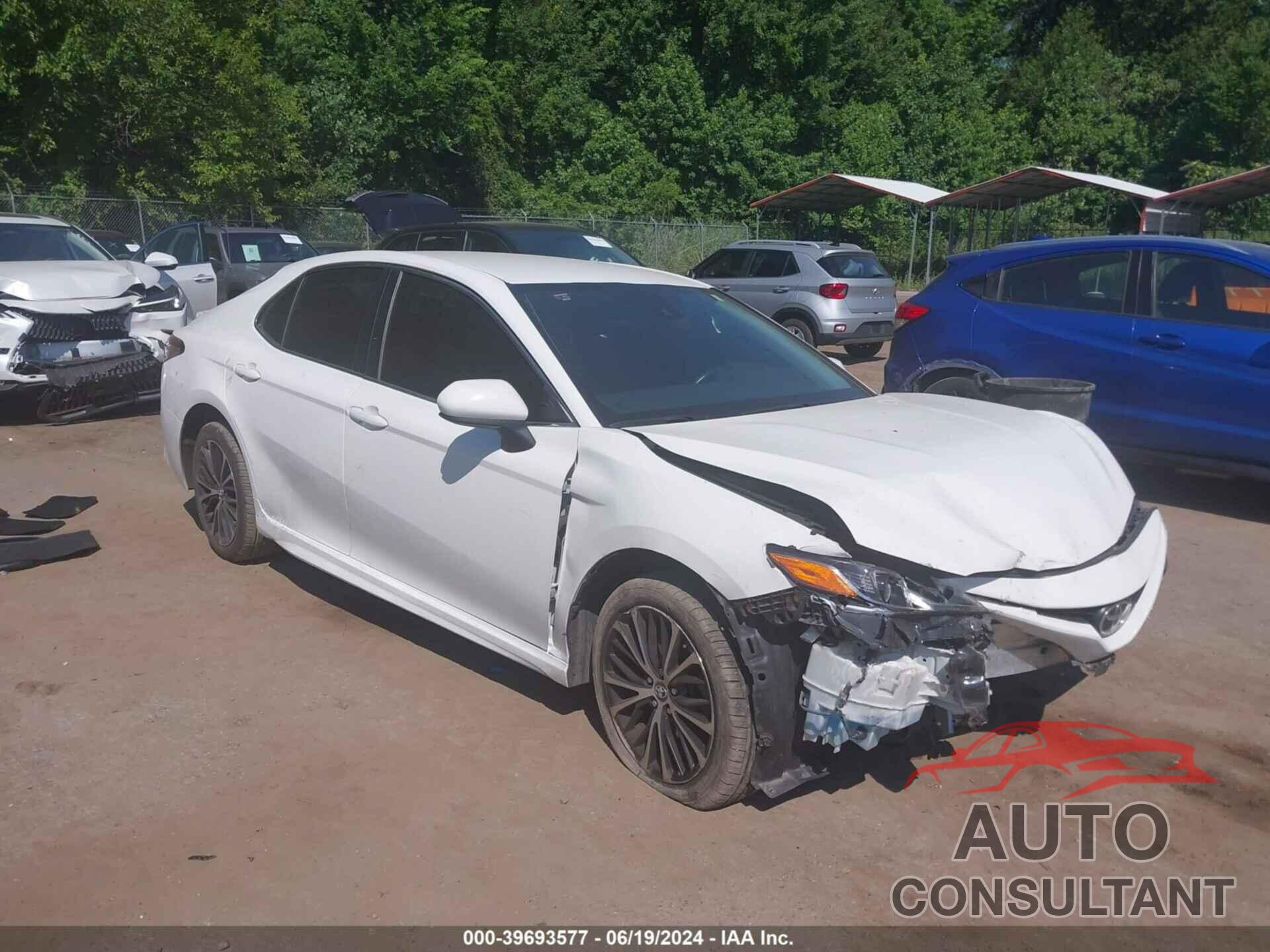 TOYOTA CAMRY 2018 - 4T1B11HK6JU038694