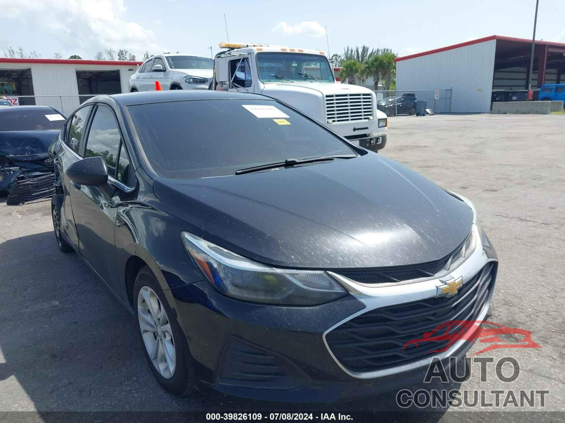 CHEVROLET CRUZE 2019 - 1G1BE5SM9K7116131