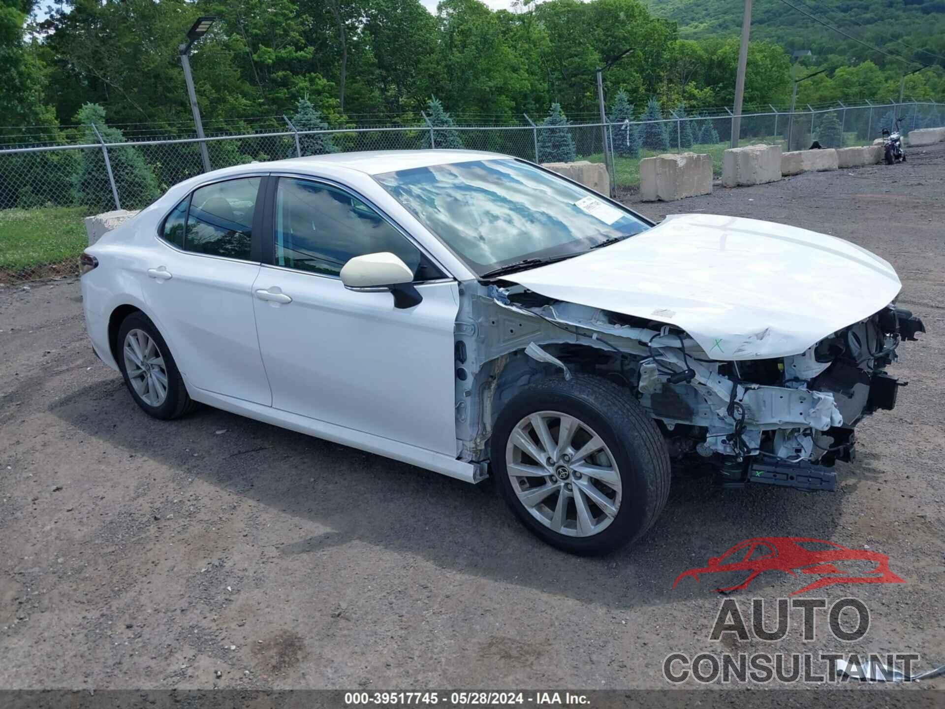 TOYOTA CAMRY 2022 - 4T1C11AK0NU673267