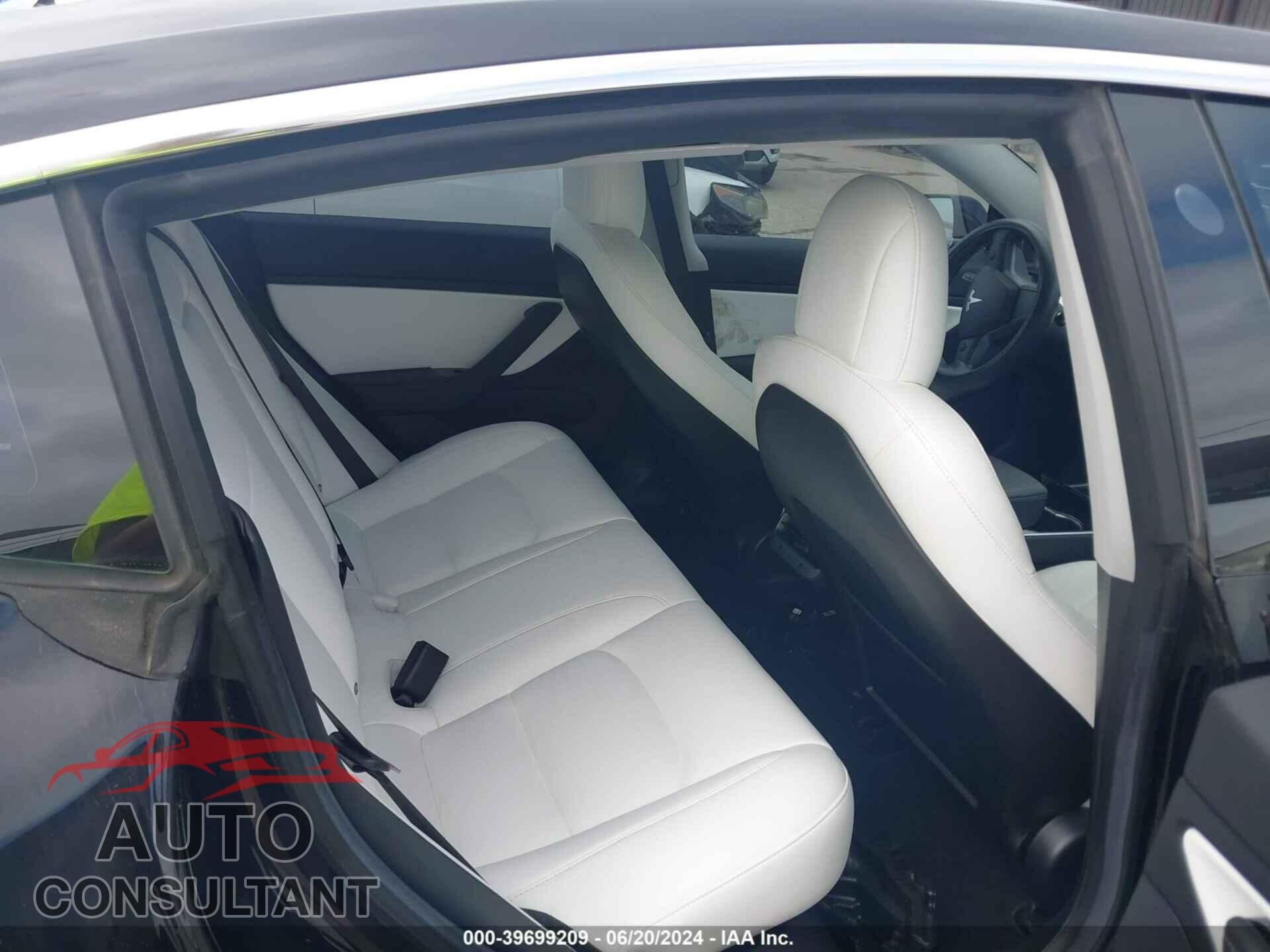 TESLA MODEL 3 2018 - 5YJ3E1EB4JF099309
