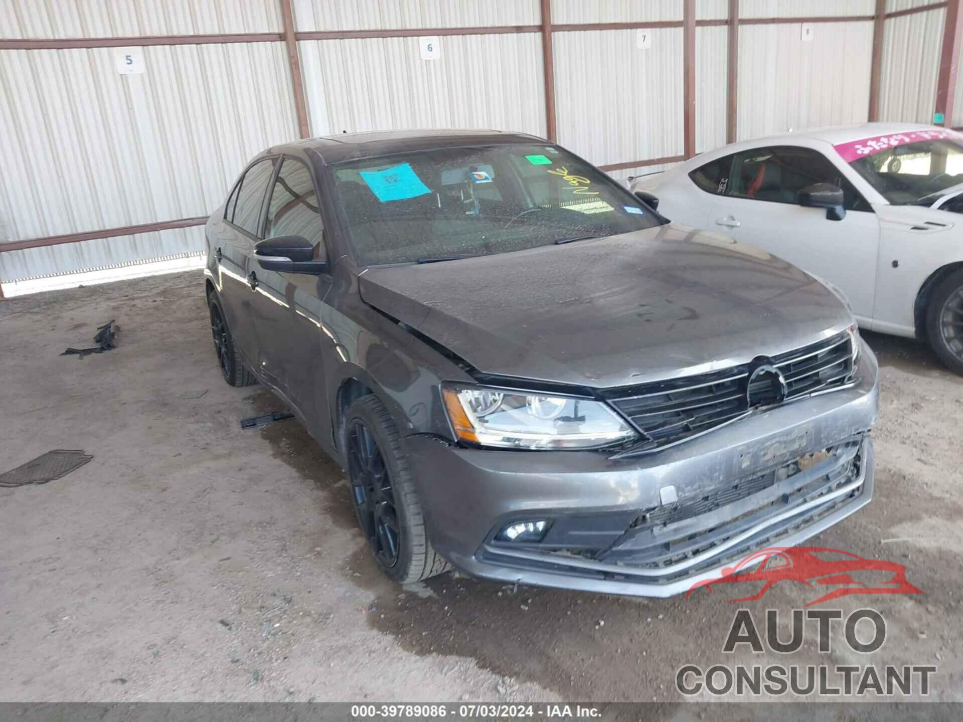 VOLKSWAGEN JETTA 2018 - 3VWD17AJ9JM249231