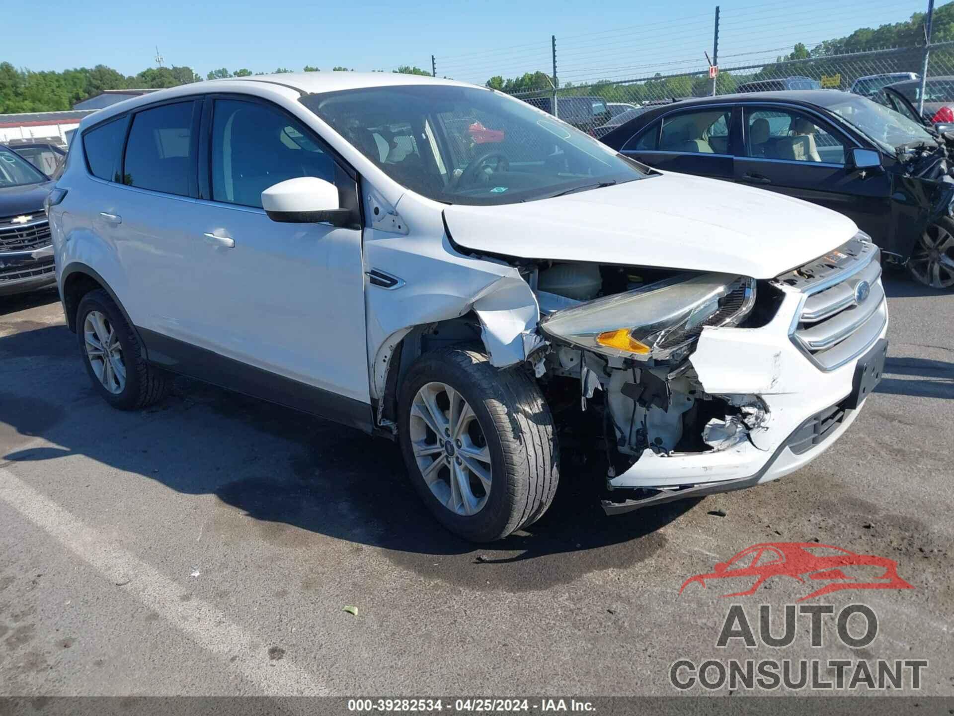 FORD ESCAPE 2017 - 1FMCU0GD6HUC68447