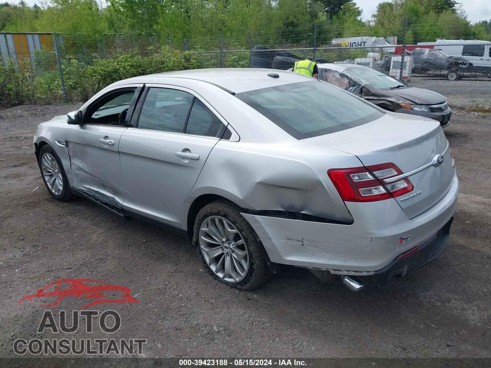 FORD TAURUS 2017 - 1FAHP2F82HG102206