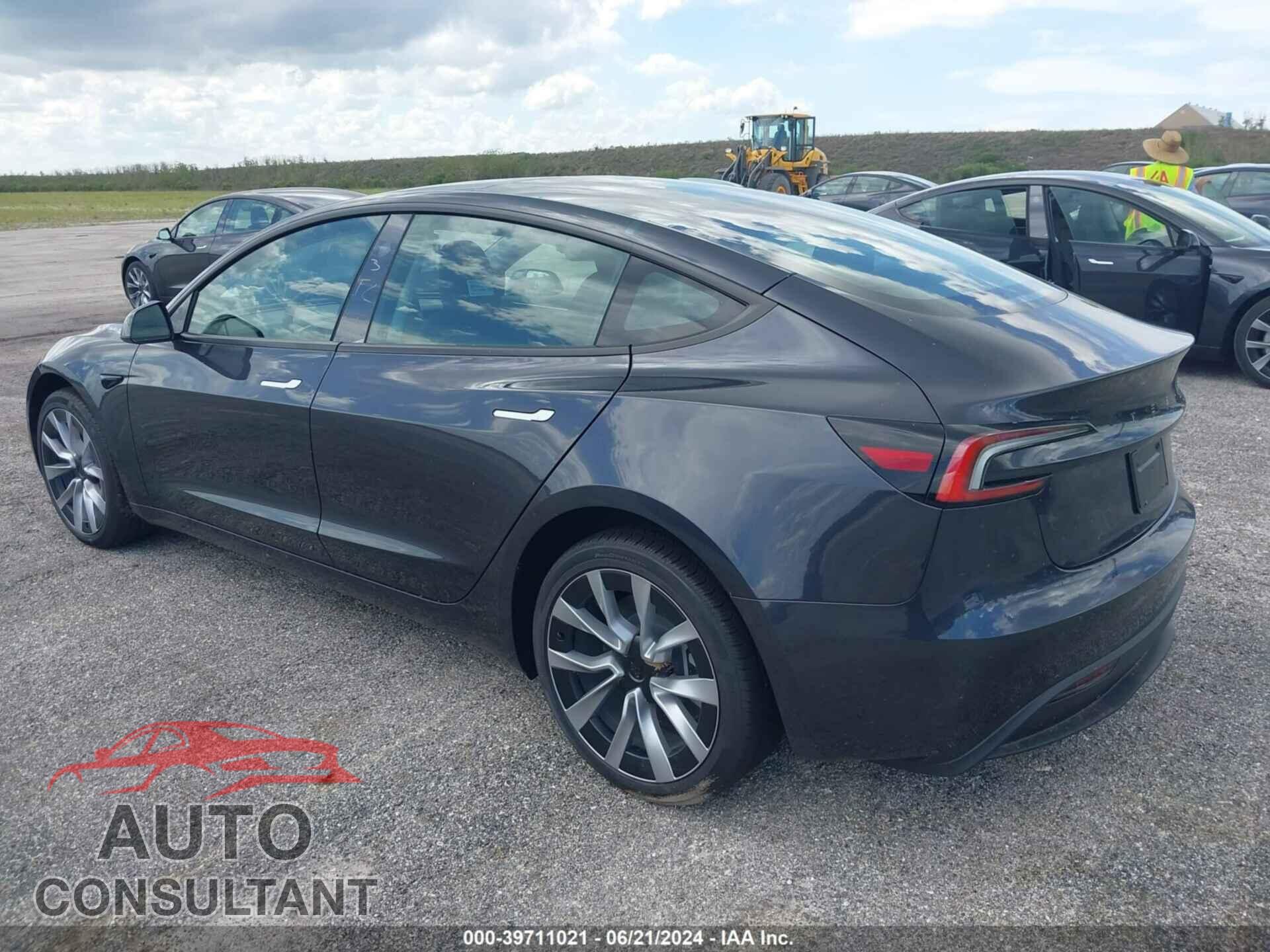 TESLA MODEL 3 2024 - 5YJ3E1EA2RF749385
