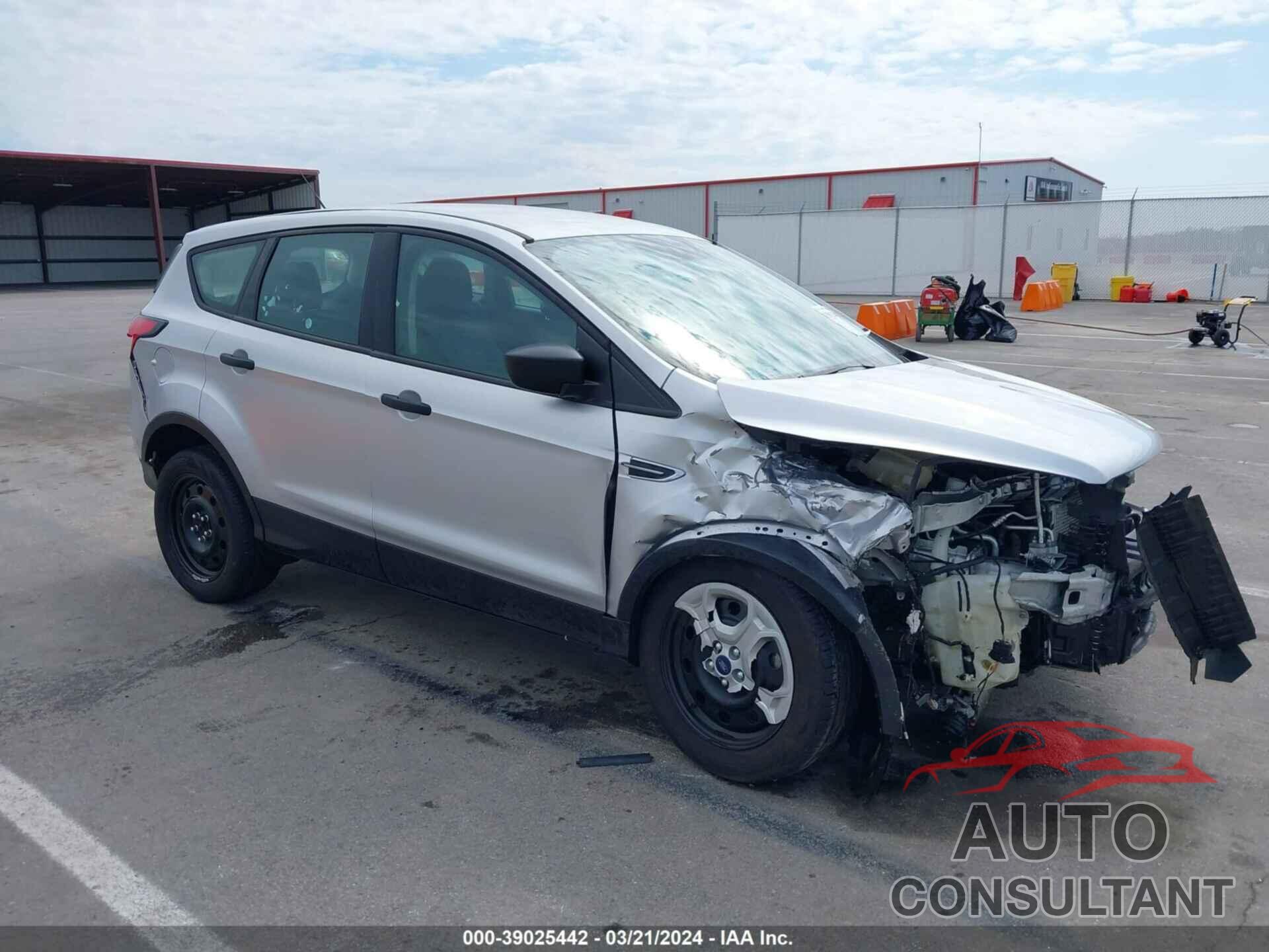 FORD ESCAPE 2019 - 1FMCU0F78KUA69516