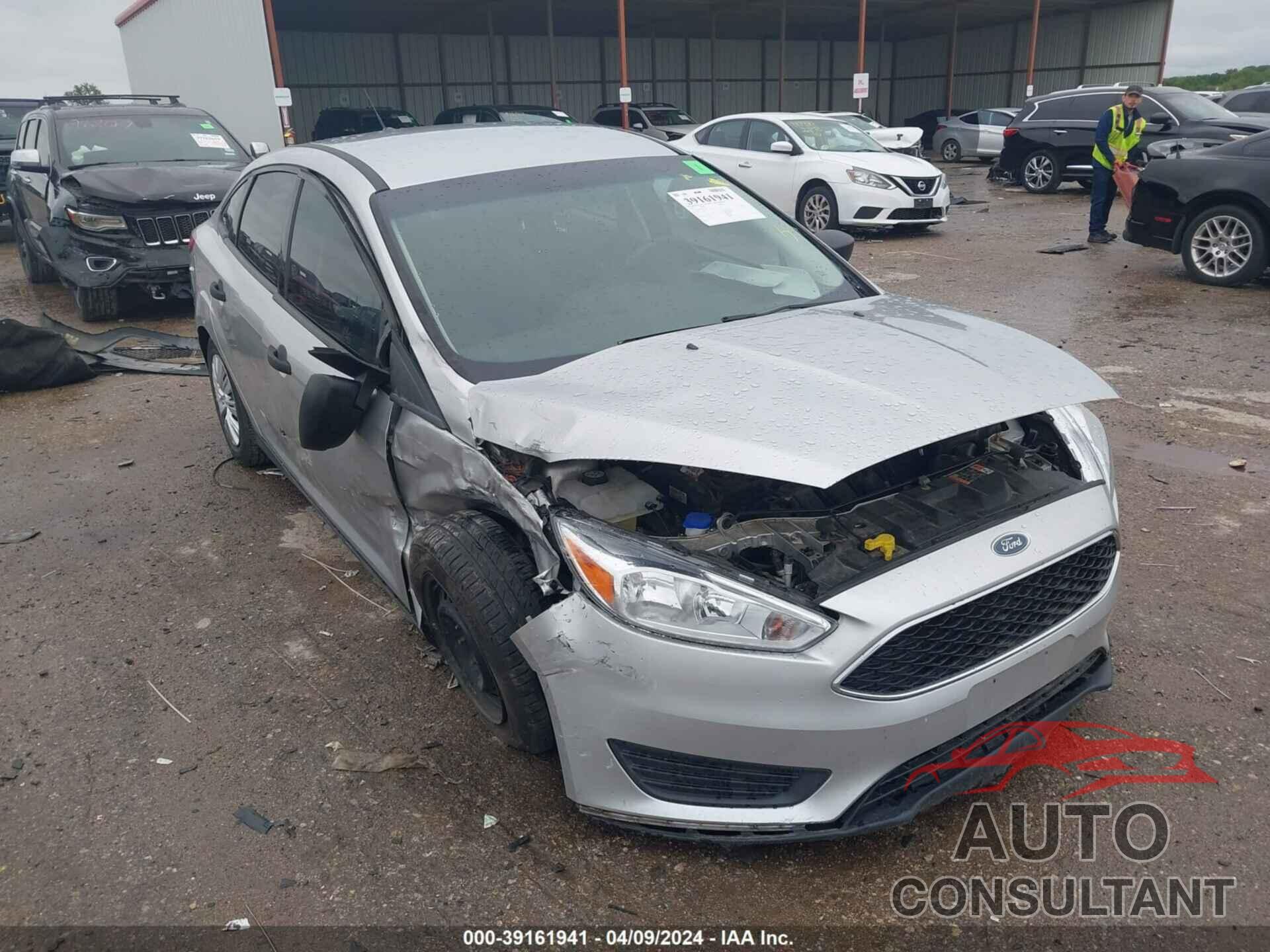 FORD FOCUS 2017 - 1FADP3E29HL235442