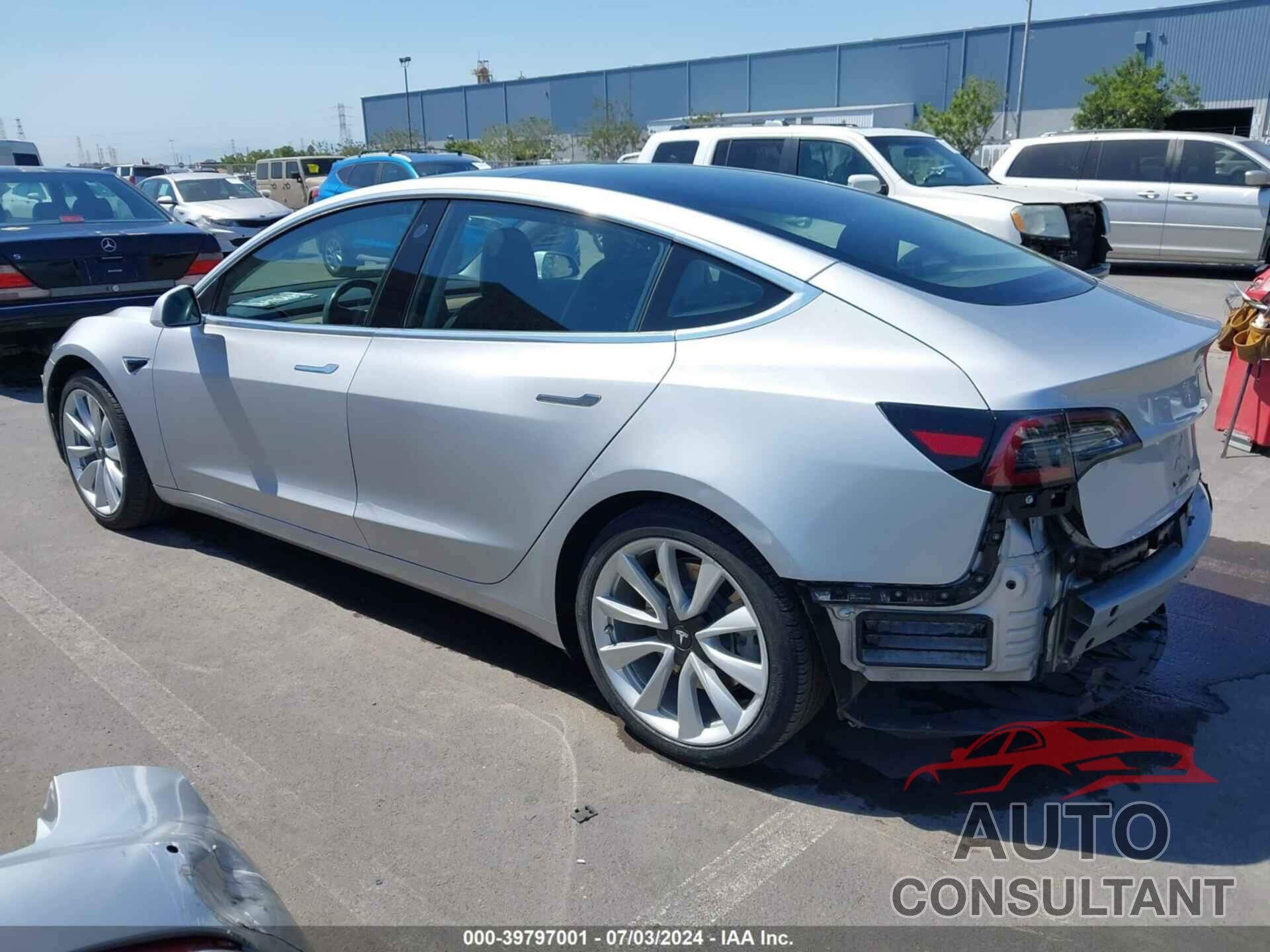 TESLA MODEL 3 2018 - 5YJ3E1EA0JF003473