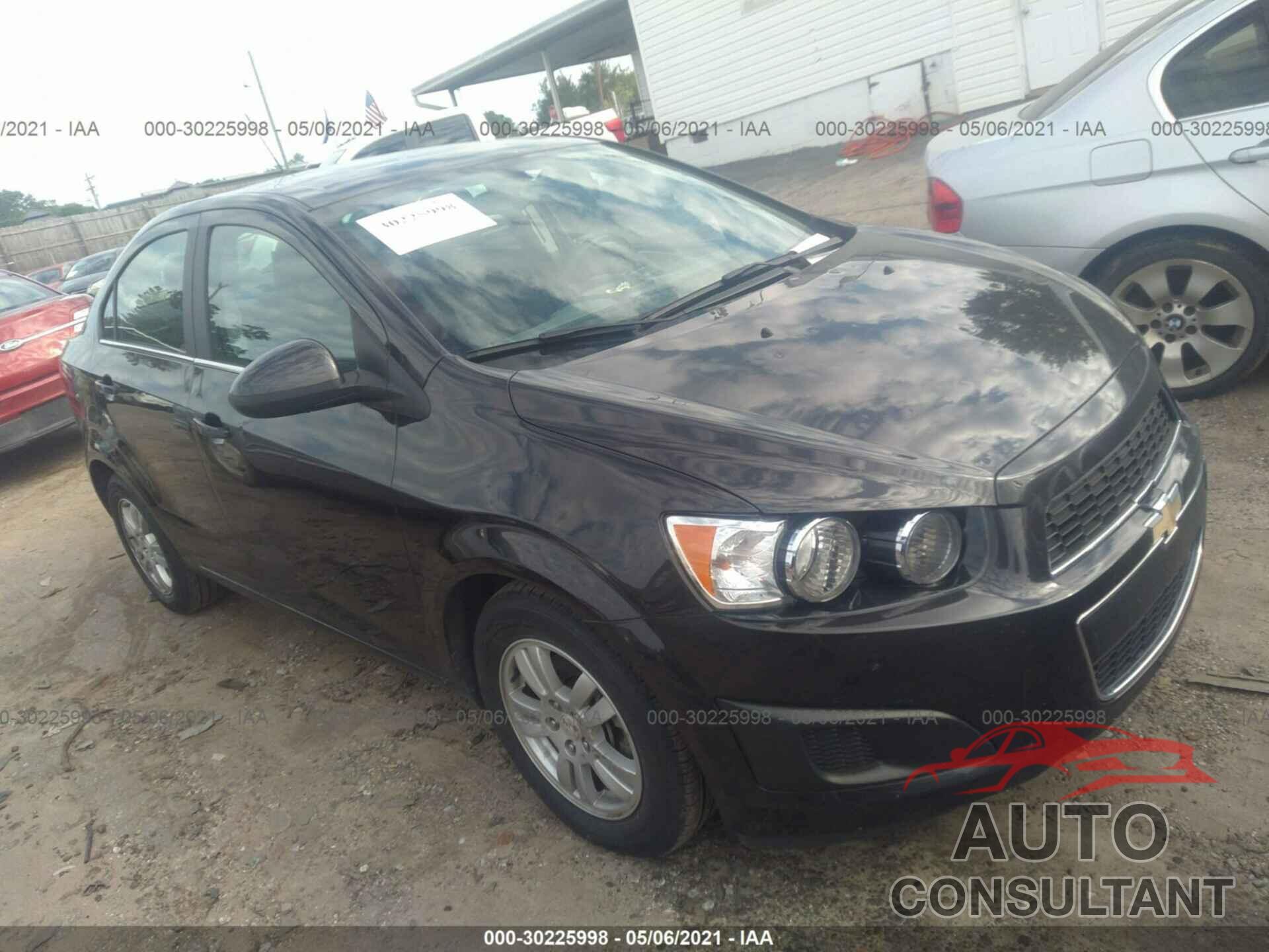 CHEVROLET SONIC 2016 - 1G1JC5SB1G4175909