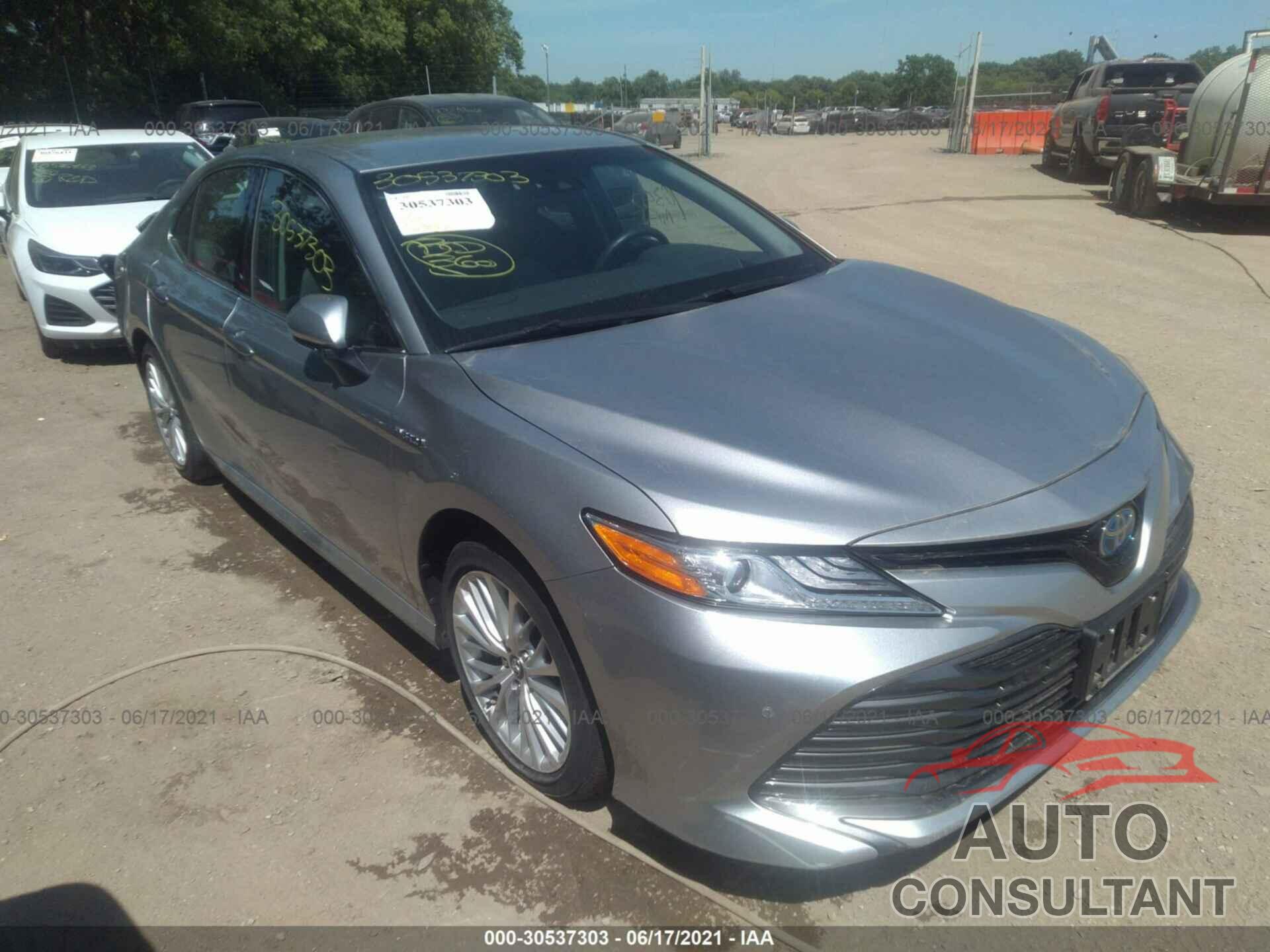 TOYOTA CAMRY 2018 - 4T1B21HKXJU005615