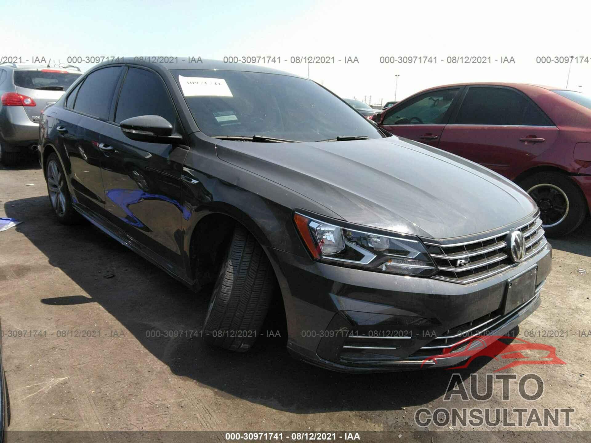 VOLKSWAGEN PASSAT 2018 - 1VWAA7A37JC029012
