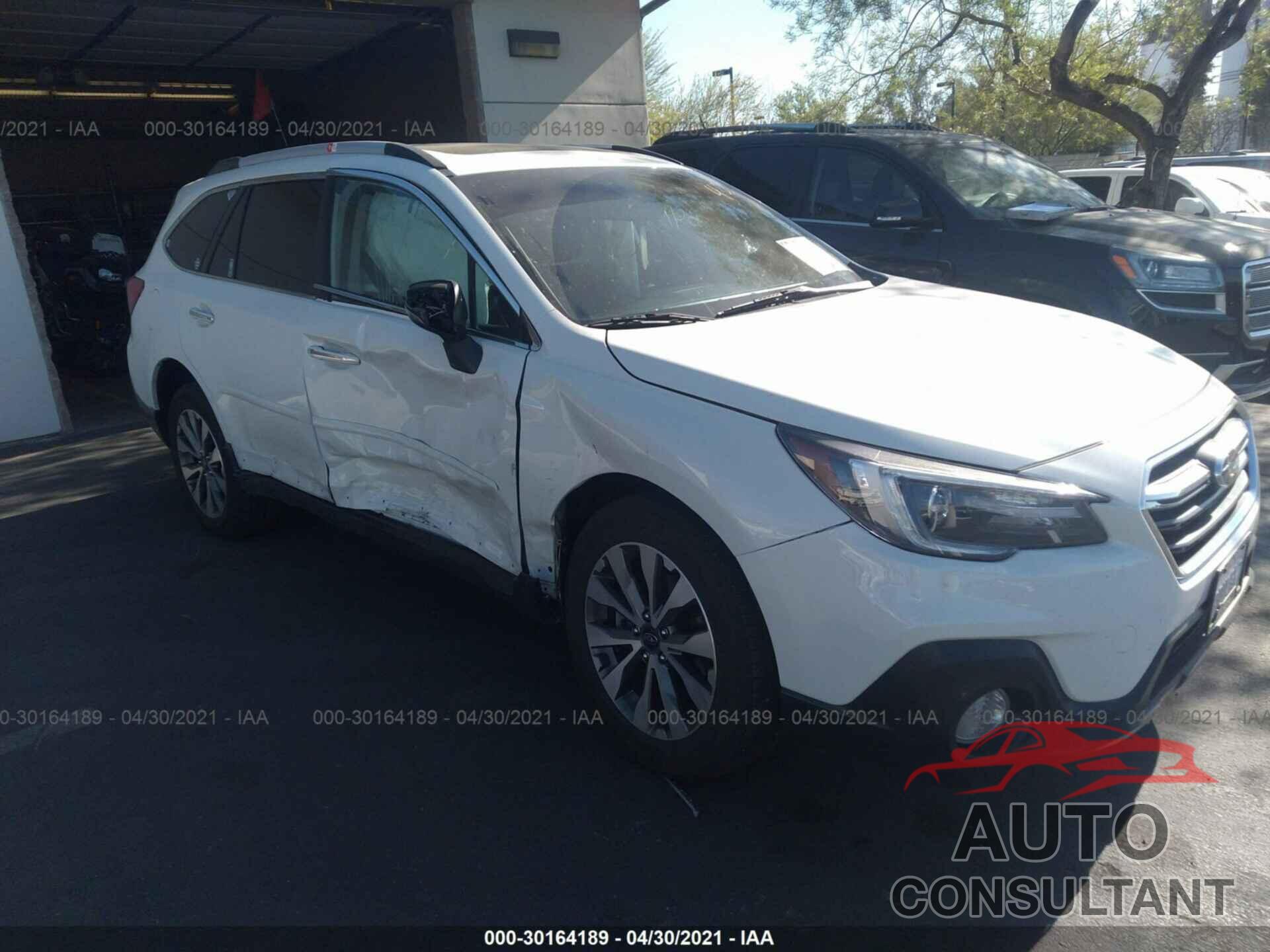 SUBARU OUTBACK 2018 - 4S4BSATC8J3275657