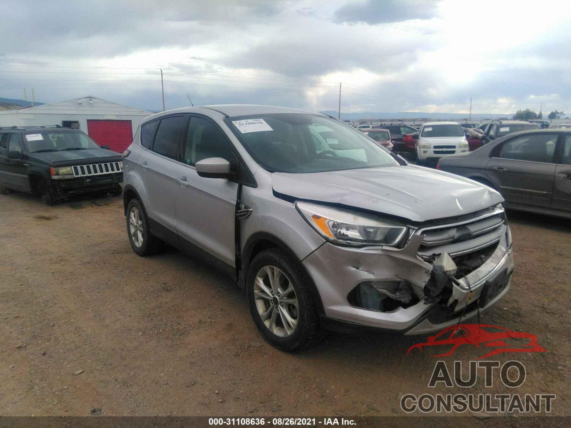 FORD ESCAPE 2017 - 1FMCU9G97HUD76673