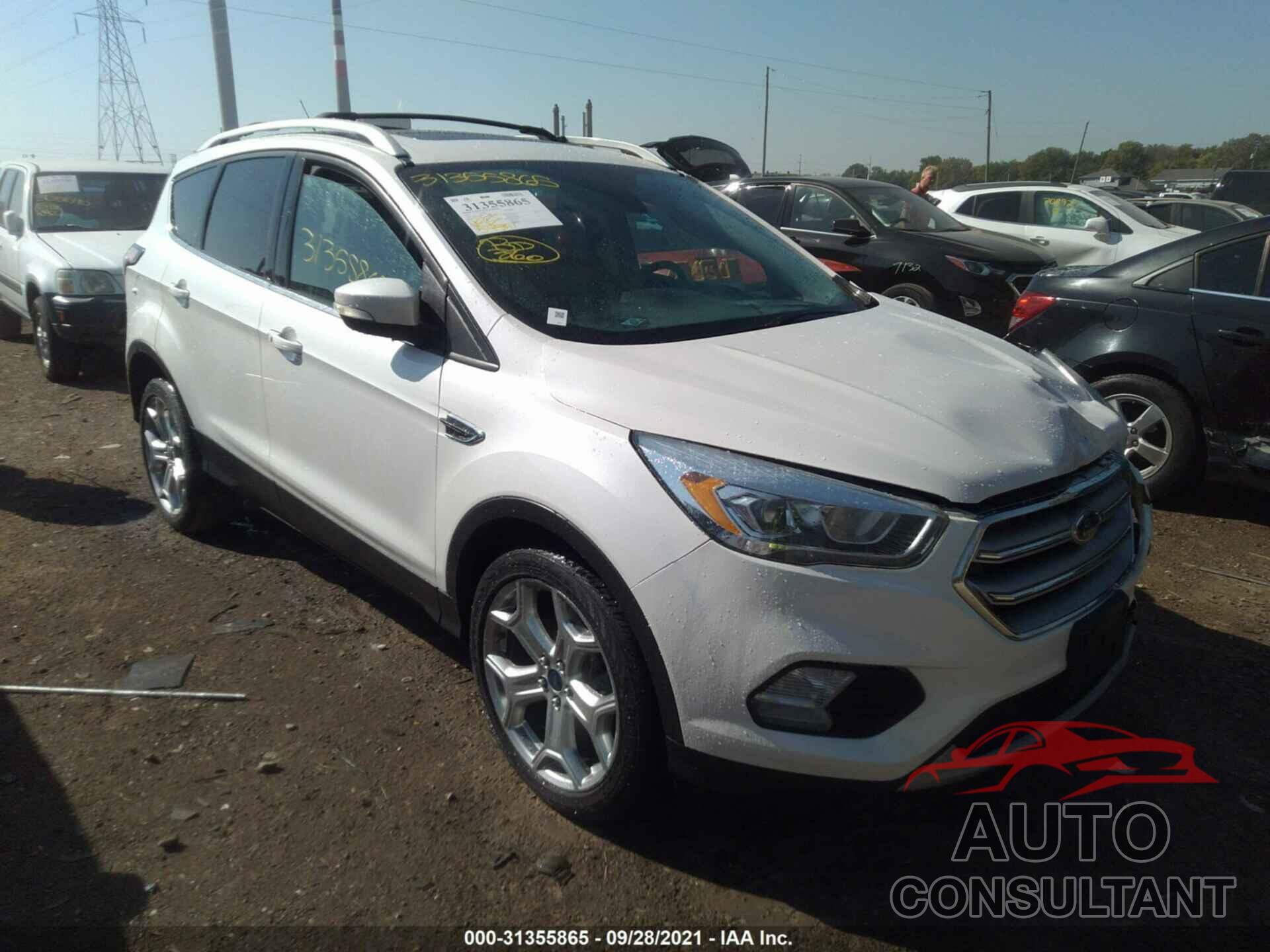 FORD ESCAPE 2017 - 1FMCU9J93HUE25764