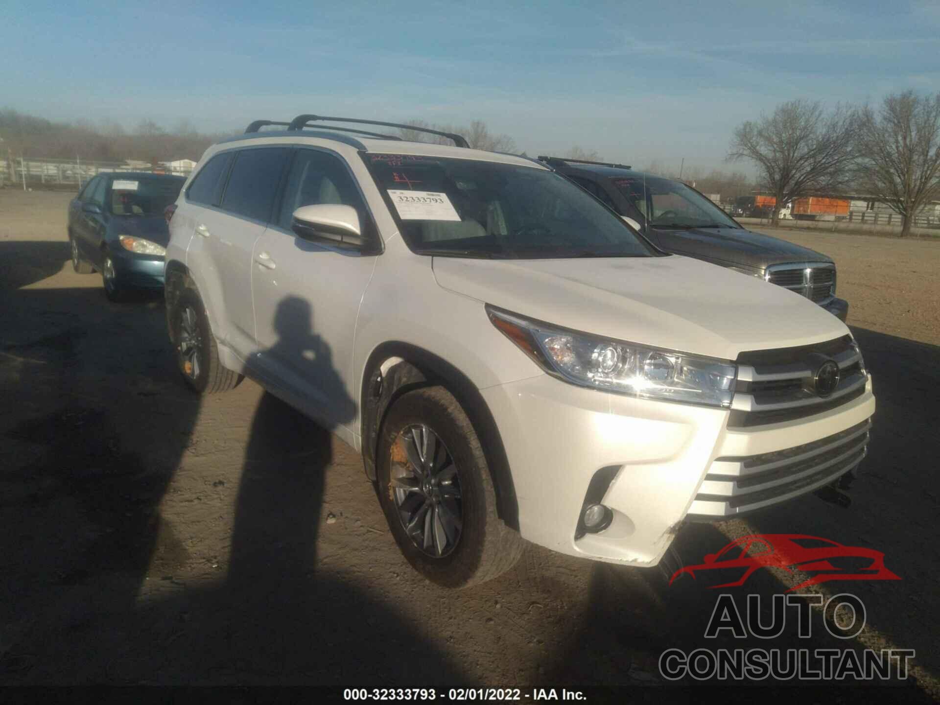 TOYOTA HIGHLANDER 2018 - 5TDKZRFH7JS541156