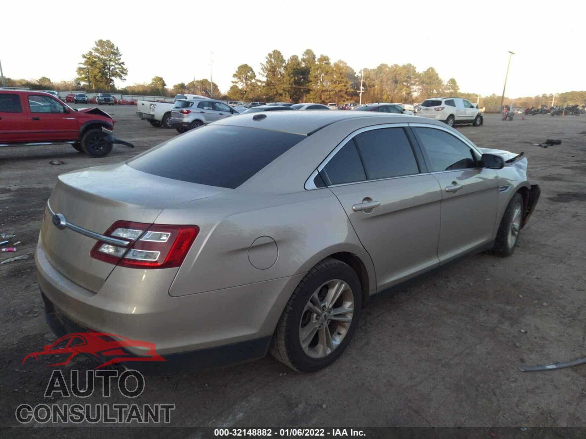FORD TAURUS 2018 - 1FAHP2D84JG113992
