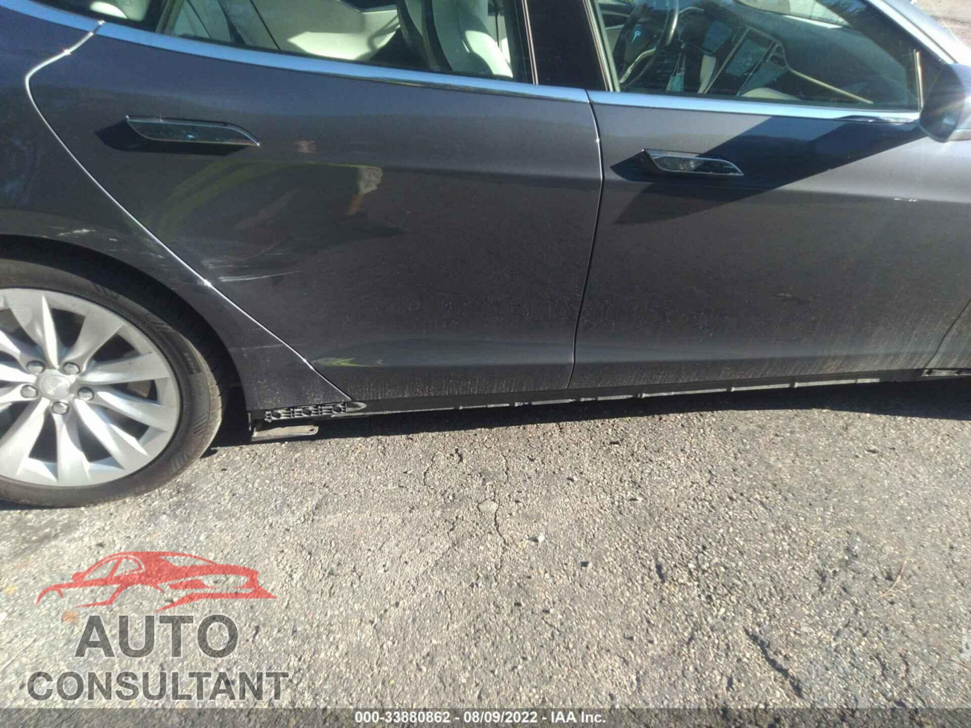 TESLA MODEL S 2017 - 5YJSA1E17HF227647