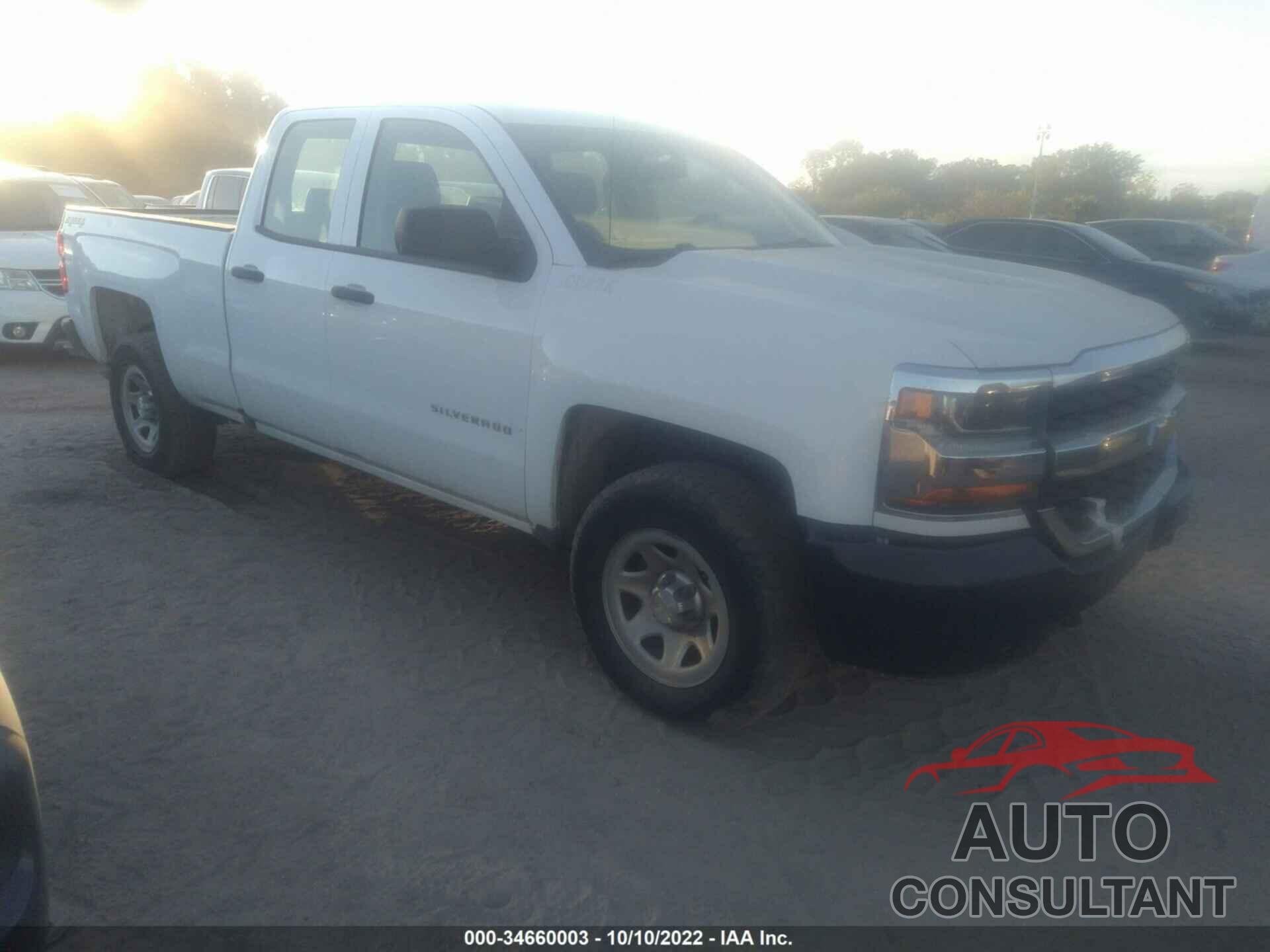 CHEVROLET SILVERADO 1500 2018 - 1GCVKNEH8JZ160877