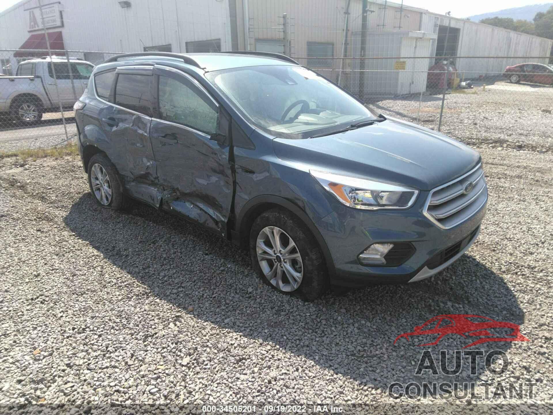FORD ESCAPE 2018 - 1FMCU0GD8JUC64826