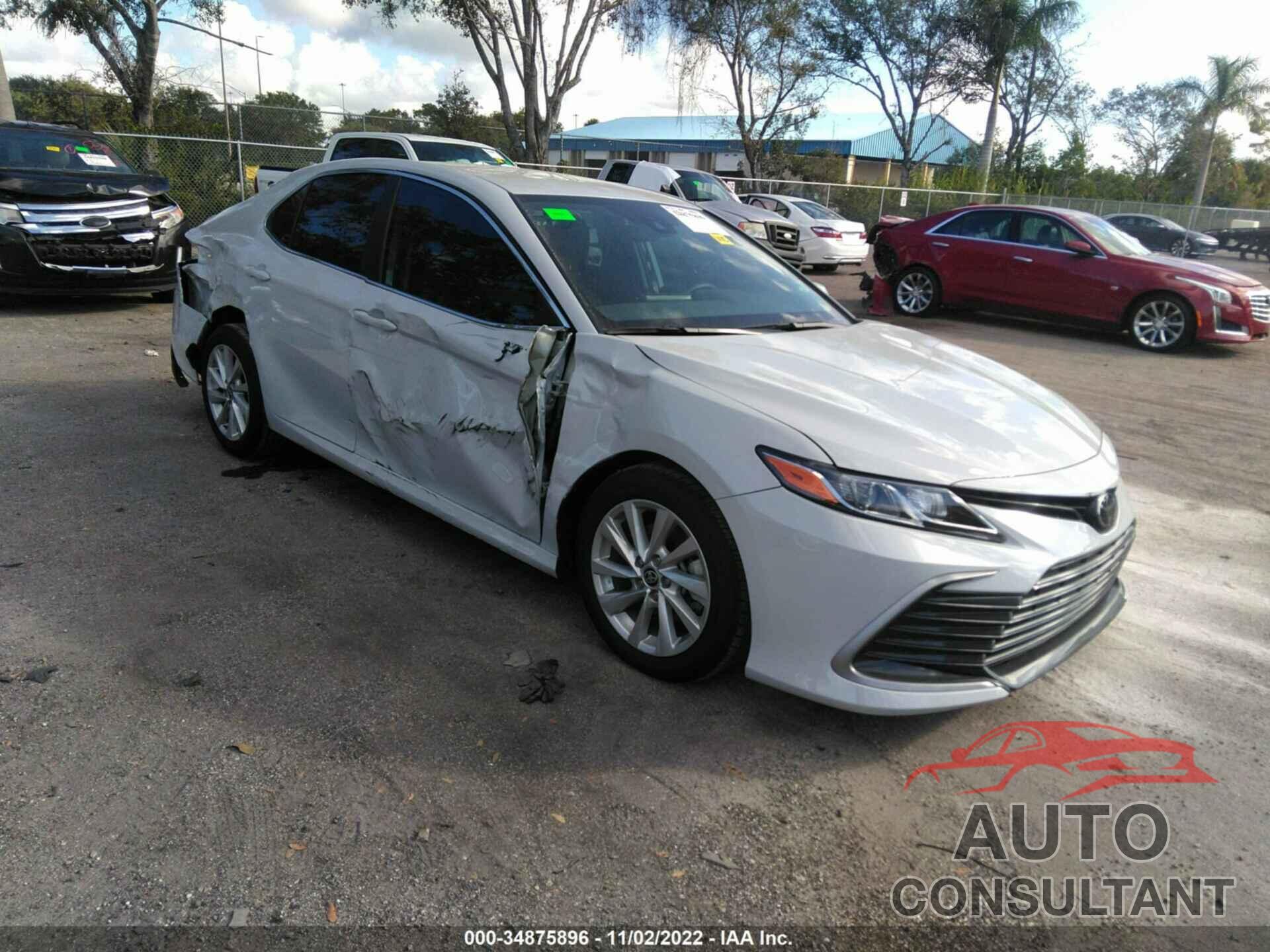 TOYOTA CAMRY 2022 - 4T1C11AK7NU061423