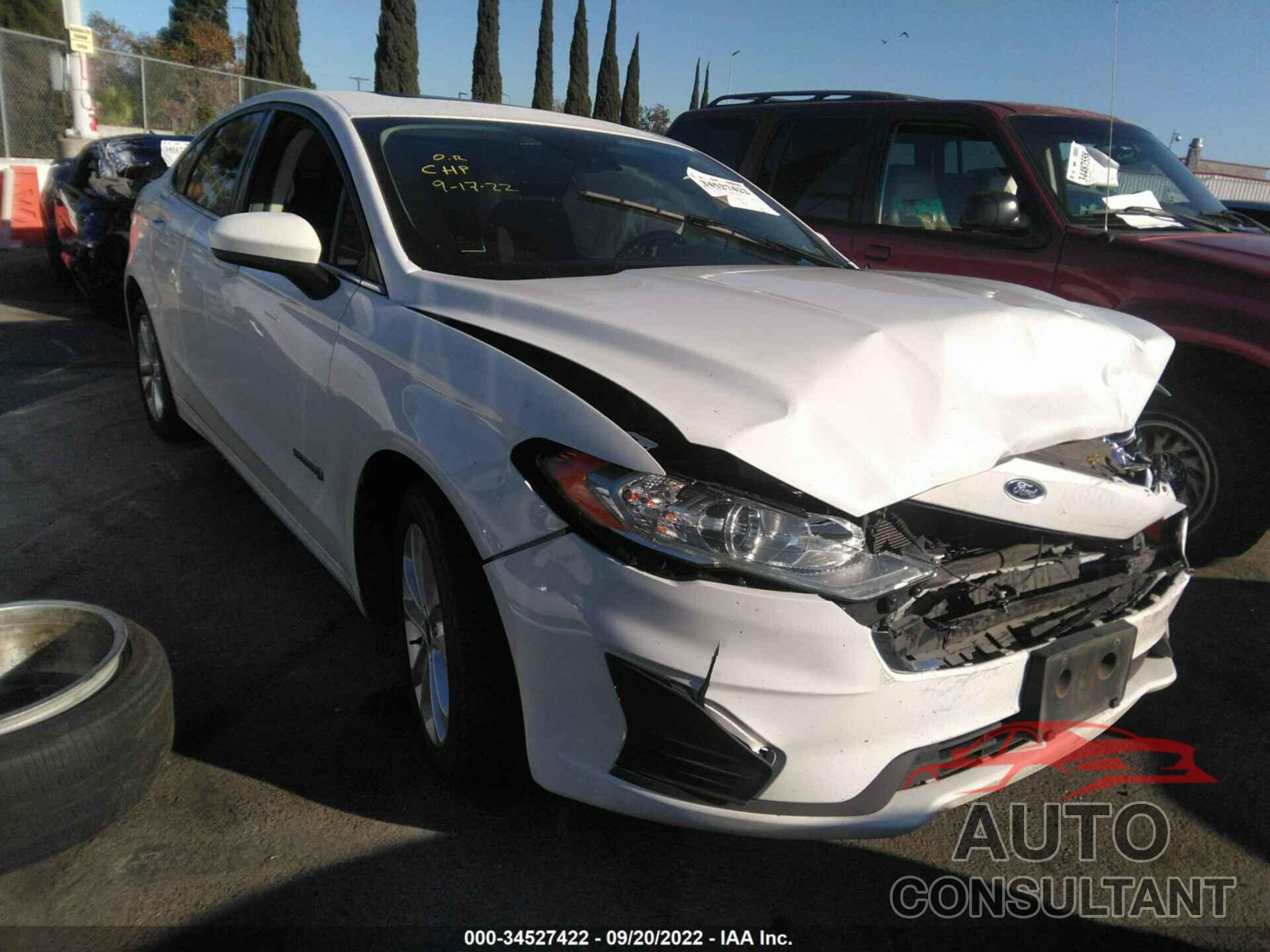 FORD FUSION HYBRID 2019 - 3FA6P0LU3KR118671