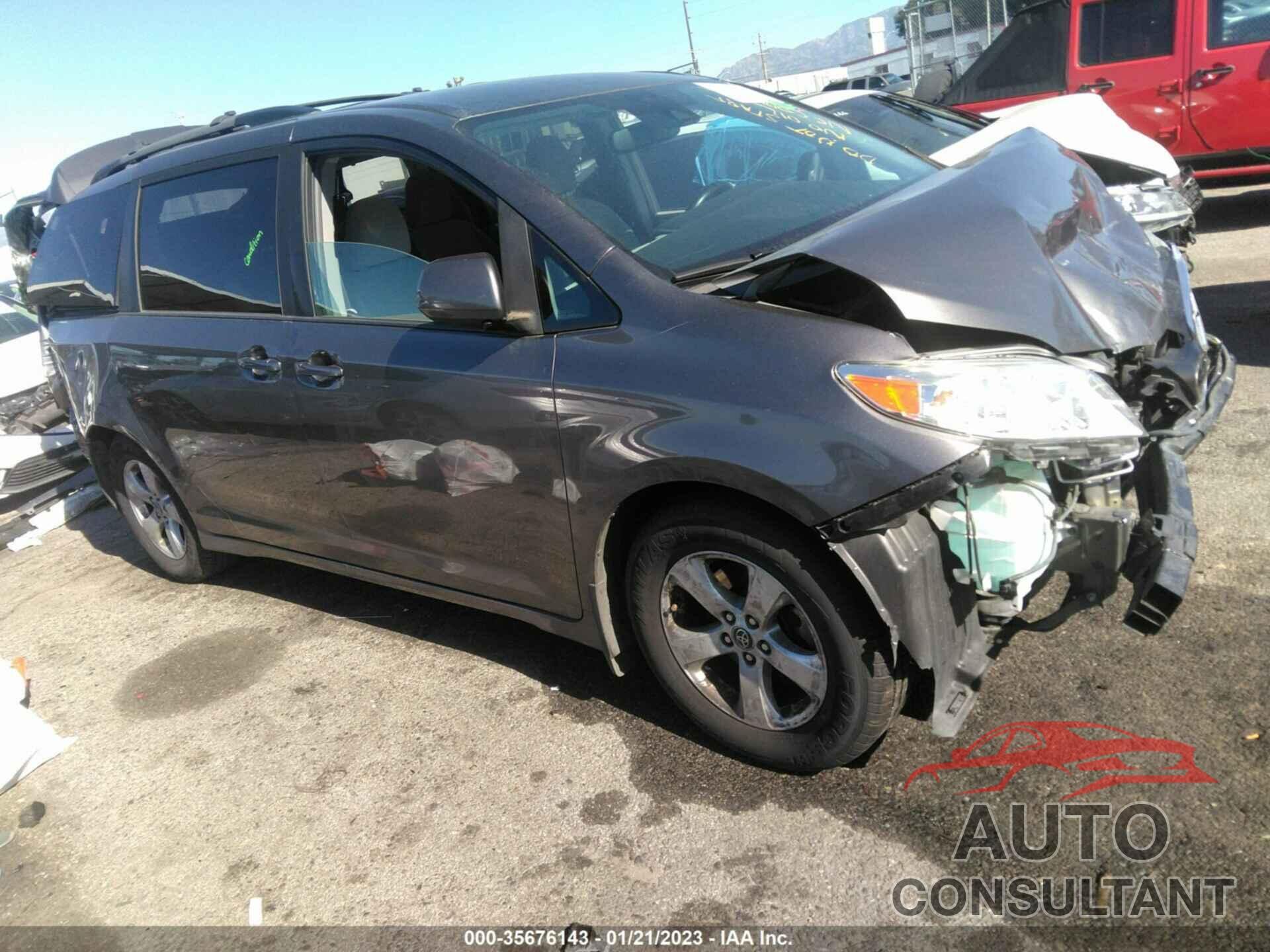 TOYOTA SIENNA 2018 - 5TDKZ3DC9JS957827