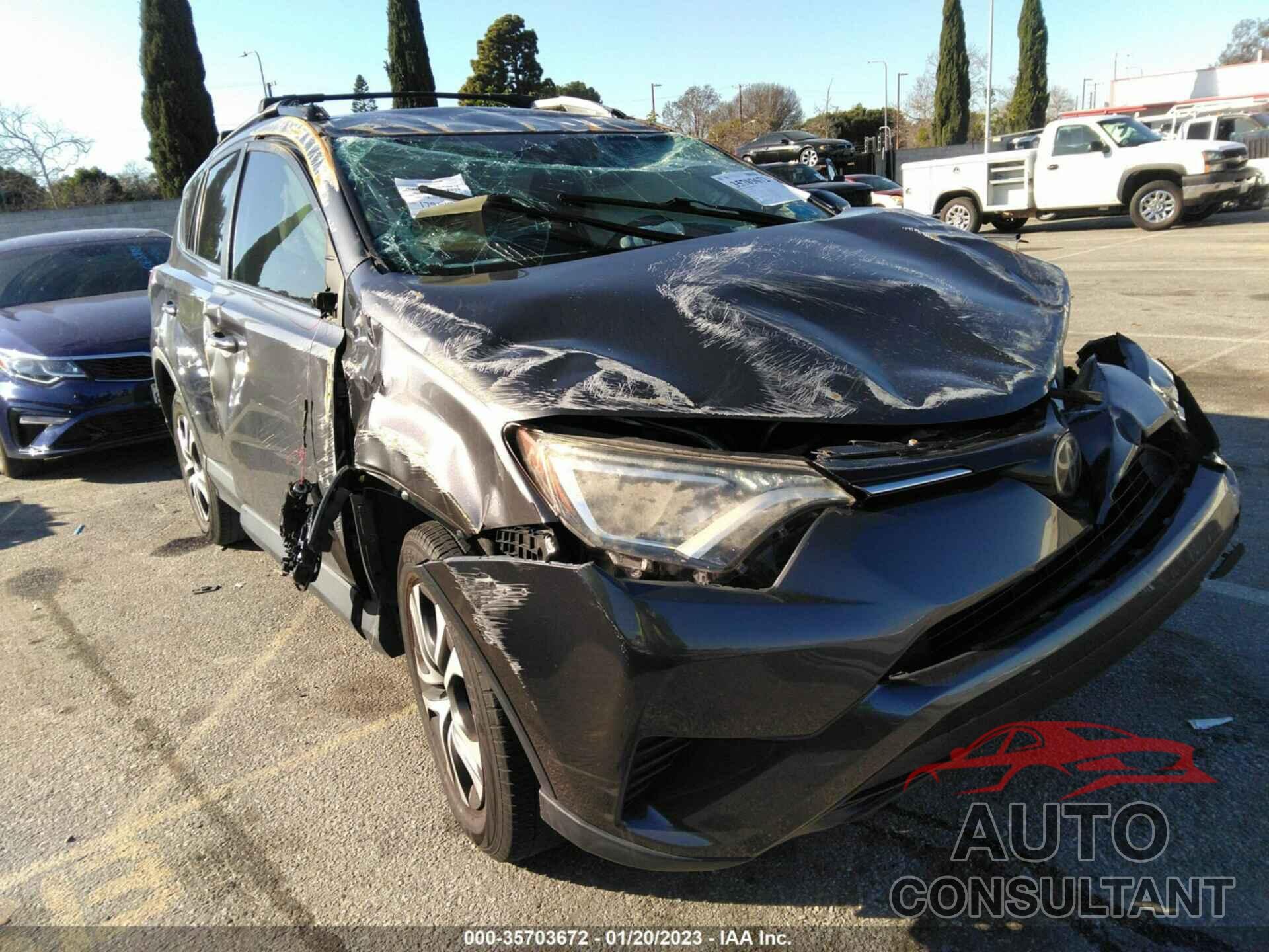 TOYOTA RAV4 2017 - JTMZFREV0HJ708348