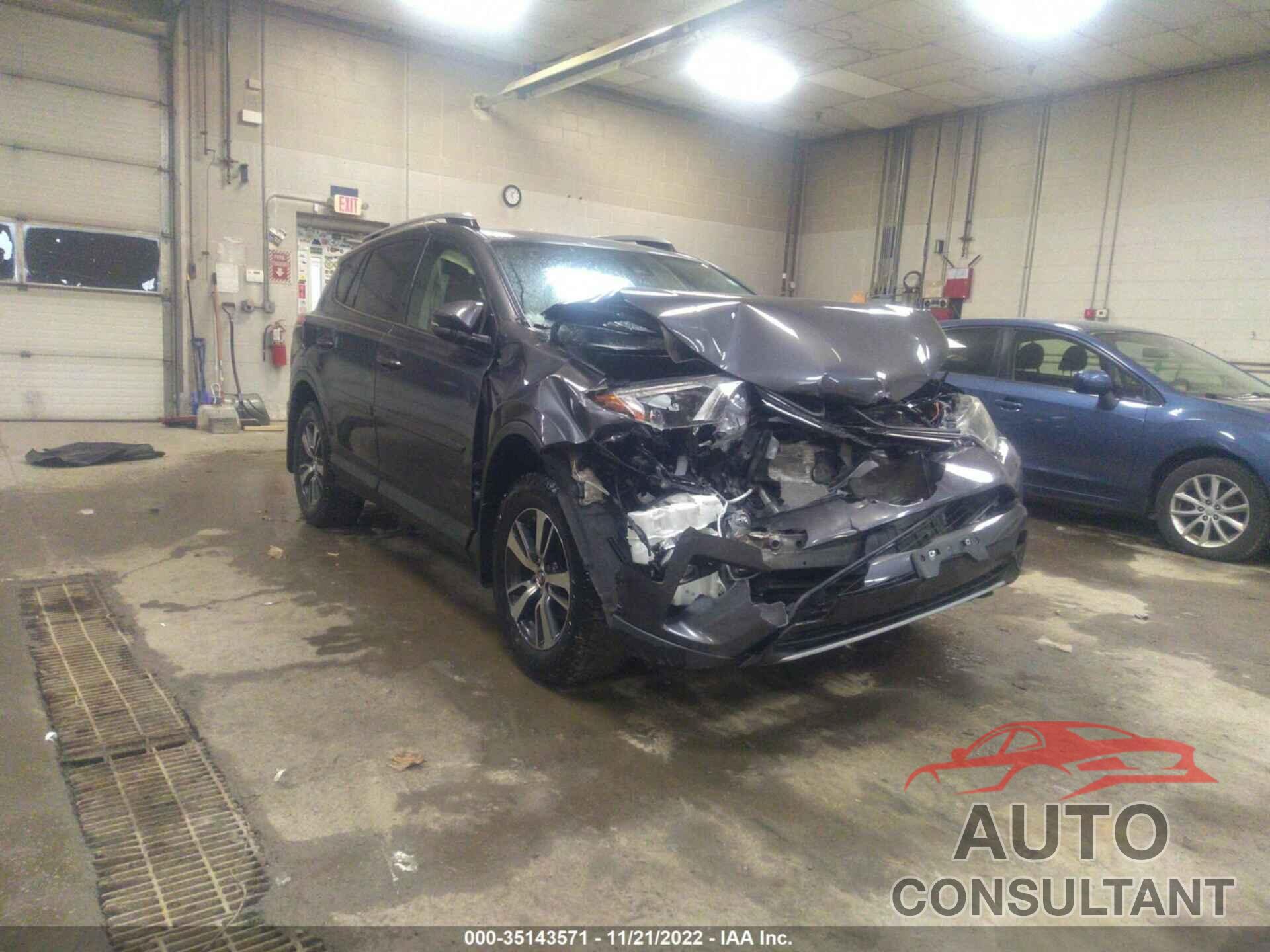 TOYOTA RAV4 2017 - JTMRFREV0HJ701058