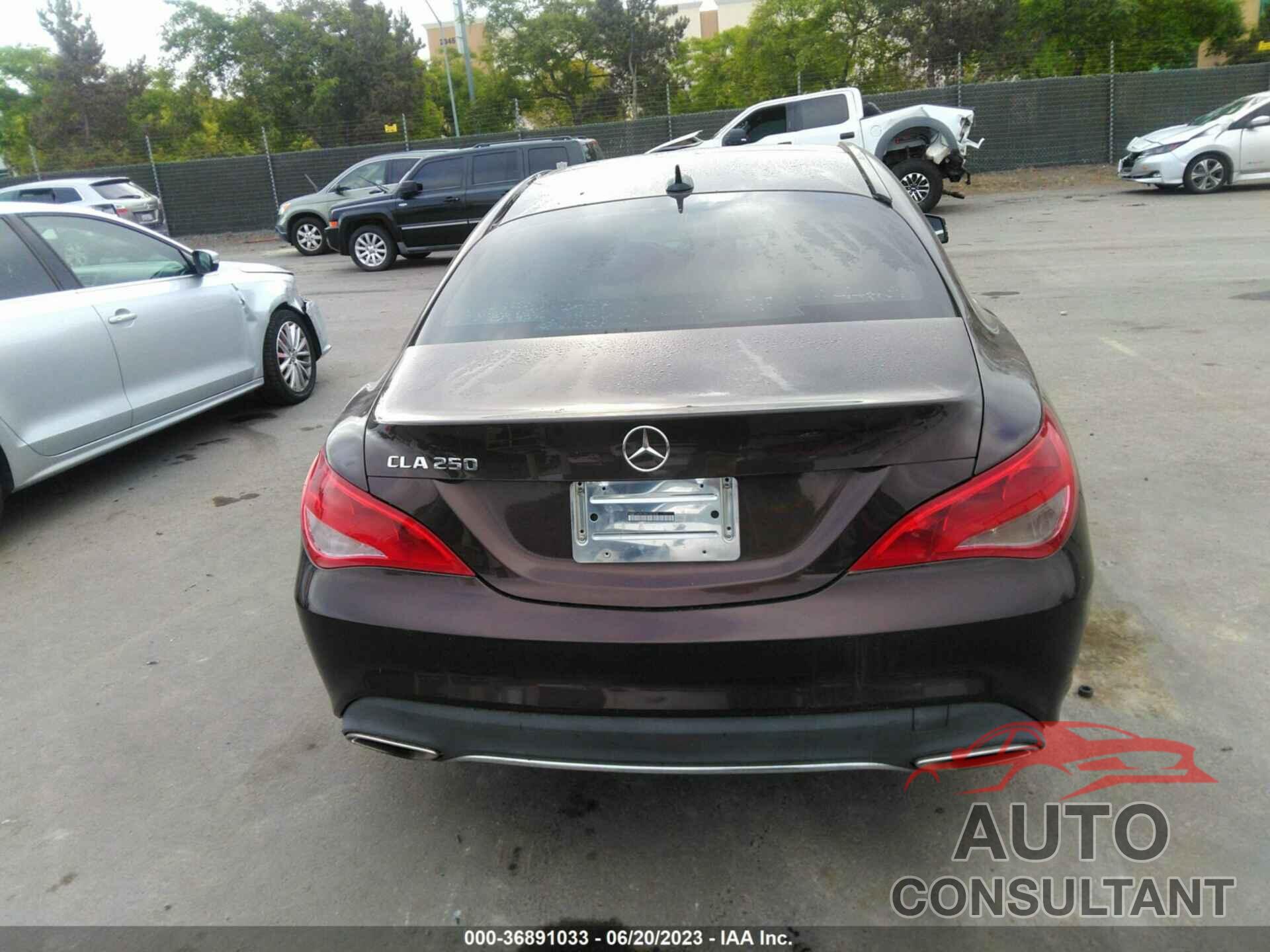 MERCEDES-BENZ CLA 250 2019 - WDDSJ4EB7KN752328