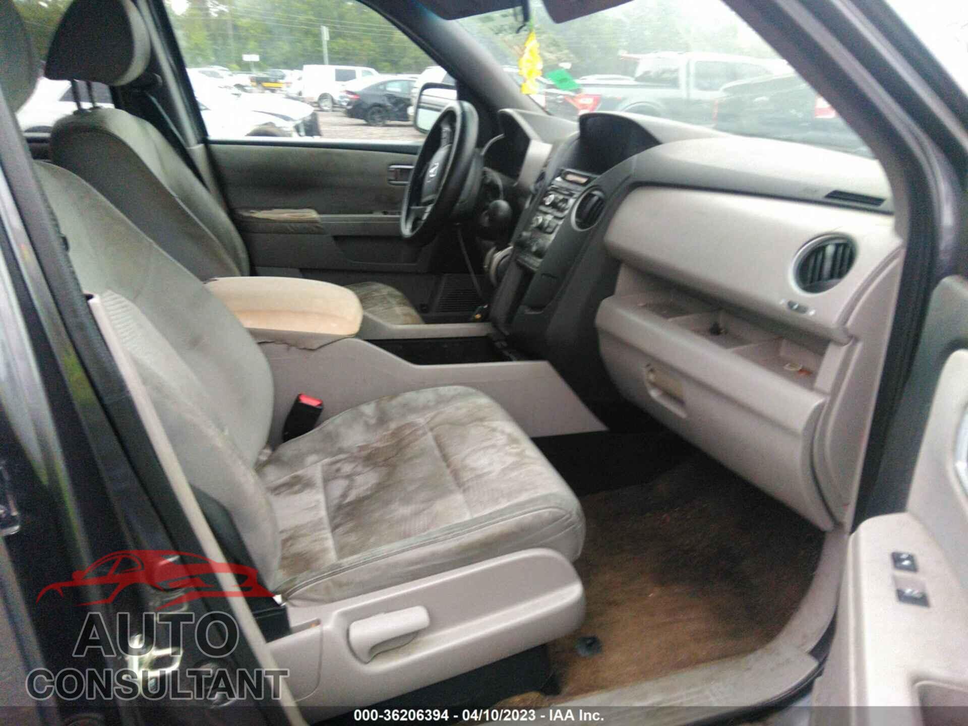 HONDA PILOT 2015 - 5FNYF3H24FB016088