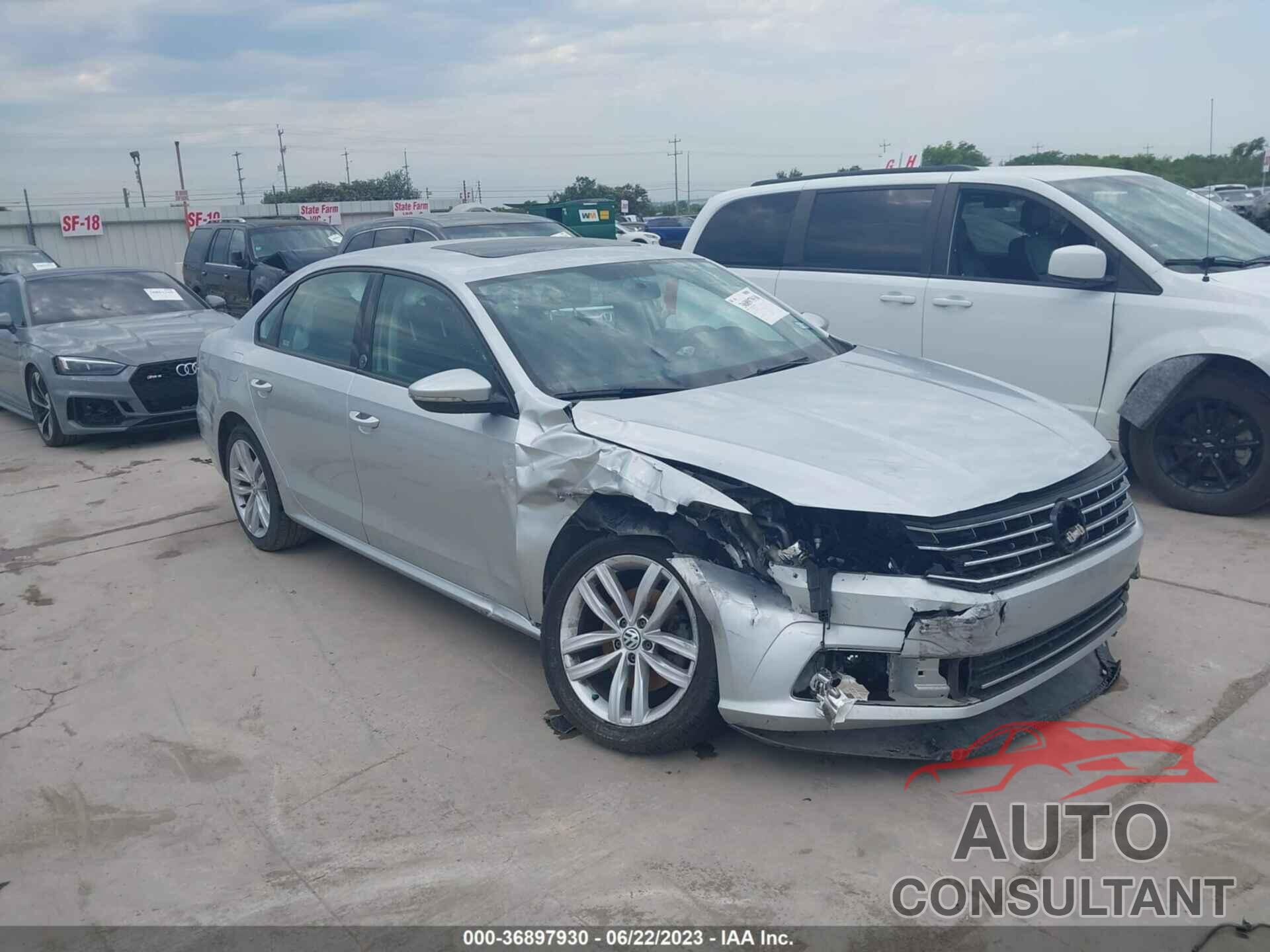VOLKSWAGEN PASSAT 2019 - 1VWLA7A31KC009266