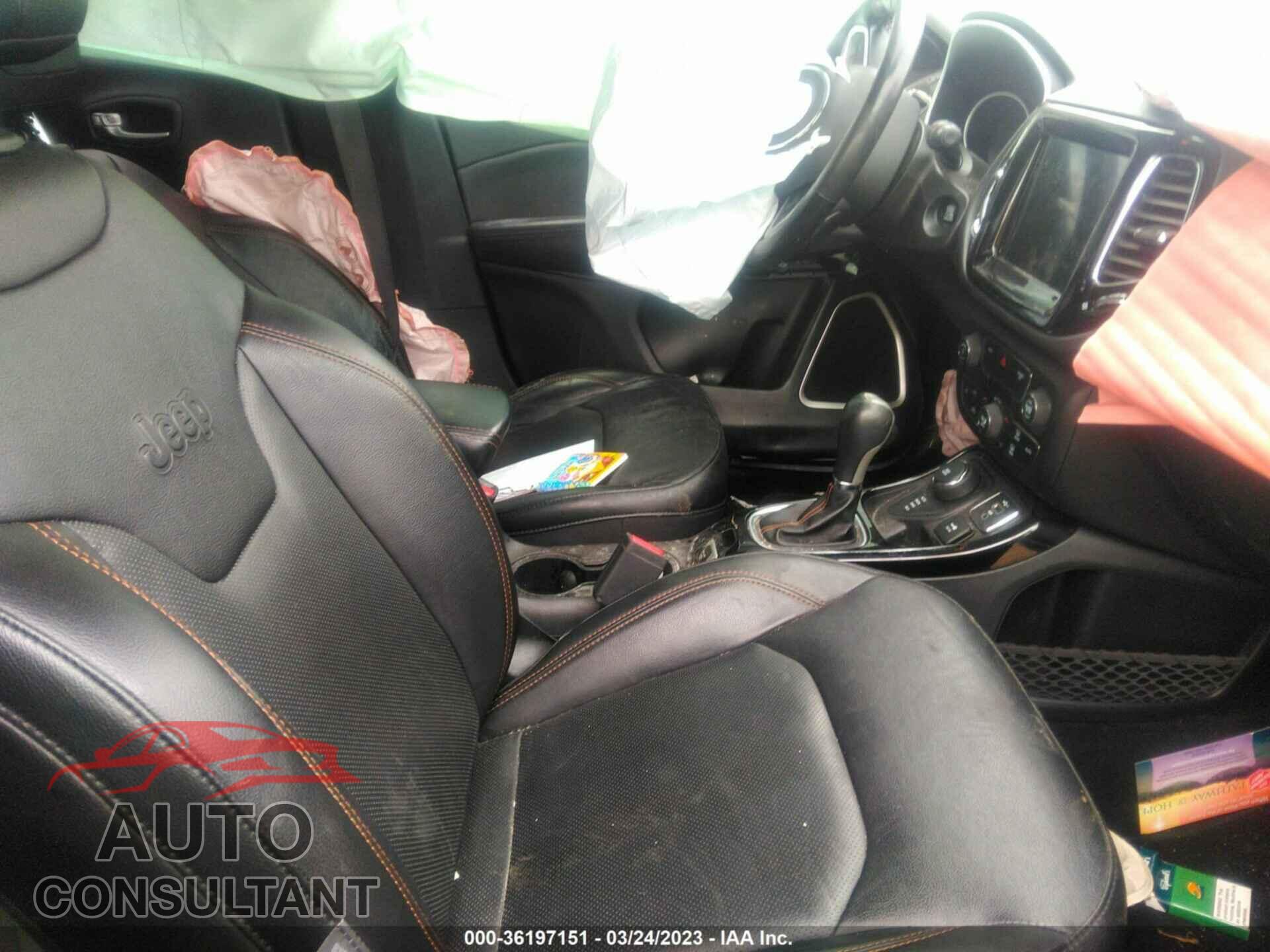 JEEP COMPASS 2019 - 3C4NJDCB4KT787595