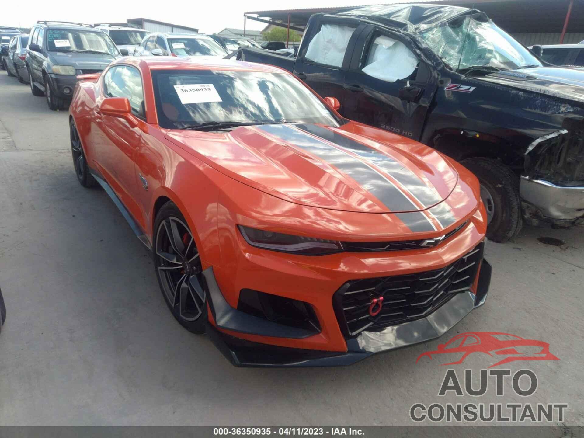 CHEVROLET CAMARO 2018 - 1G1FD1RS2J0159573