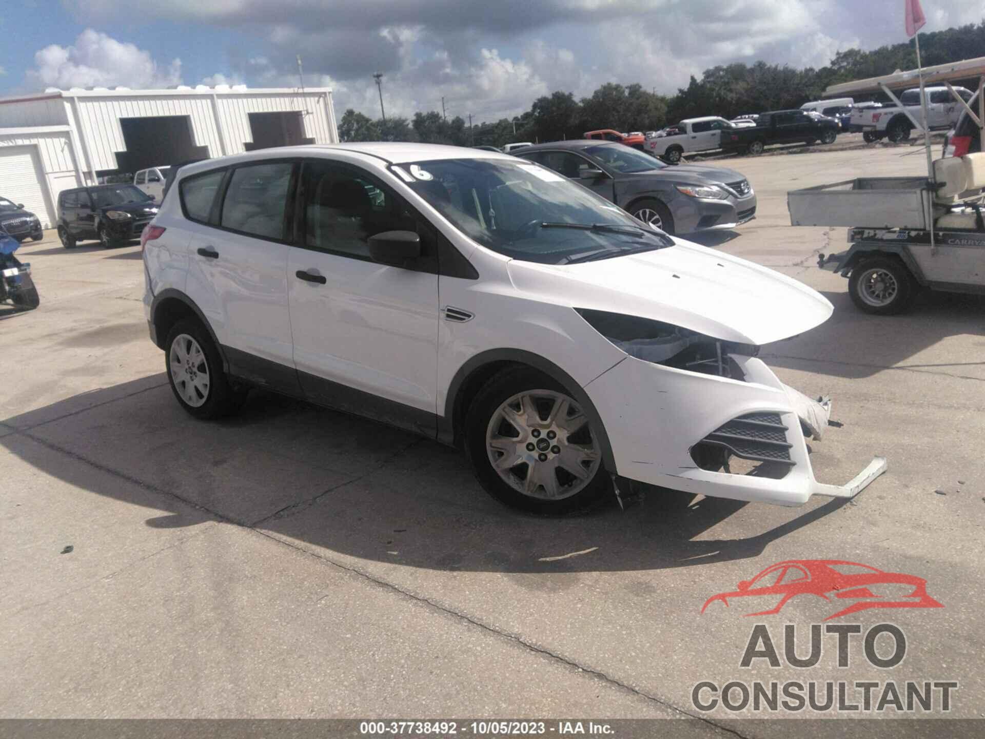 FORD ESCAPE 2016 - 1FMCU0F75GUB11843