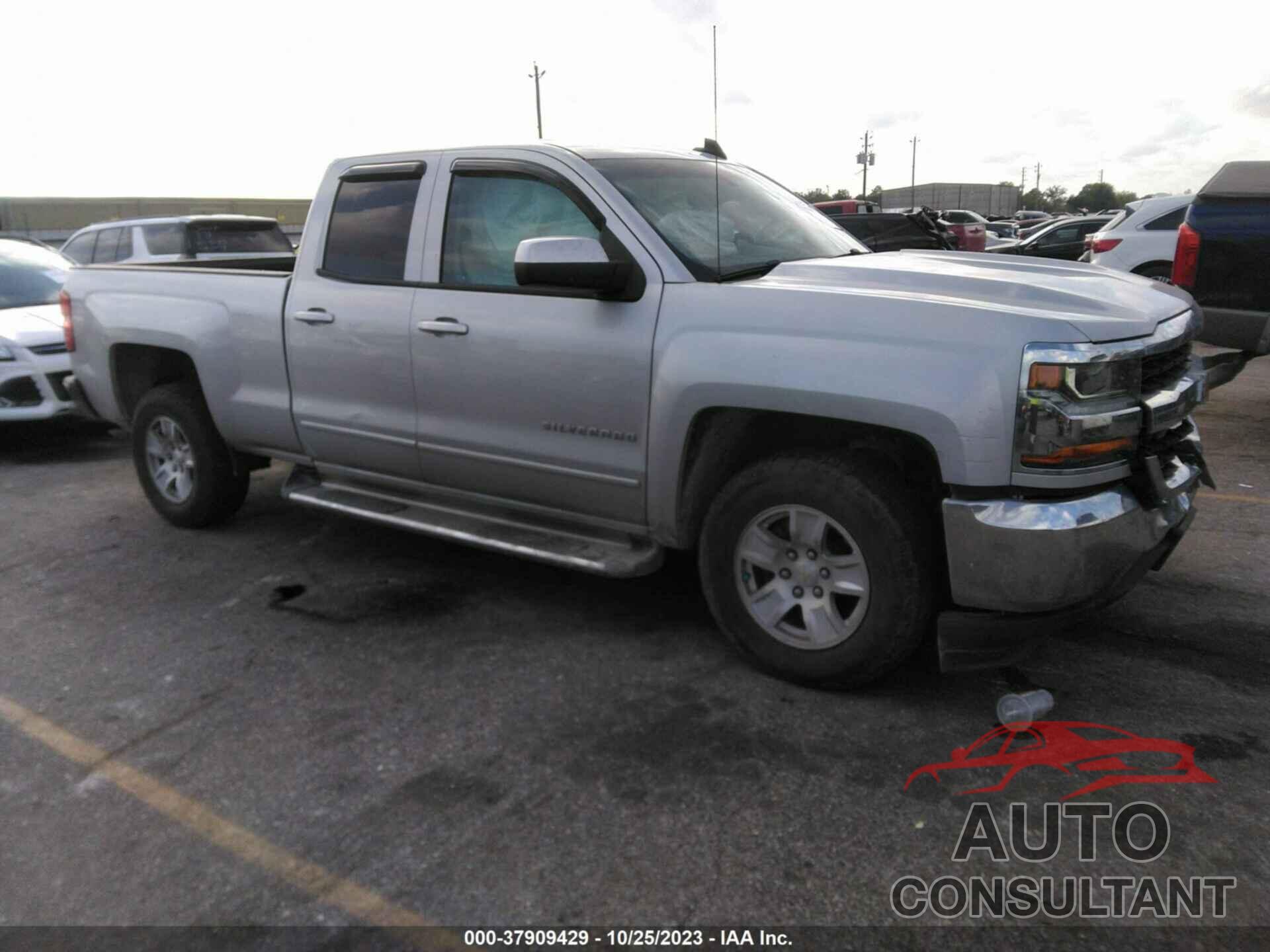 CHEVROLET SILVERADO 1500 2018 - 1GCRCREC1JZ139962