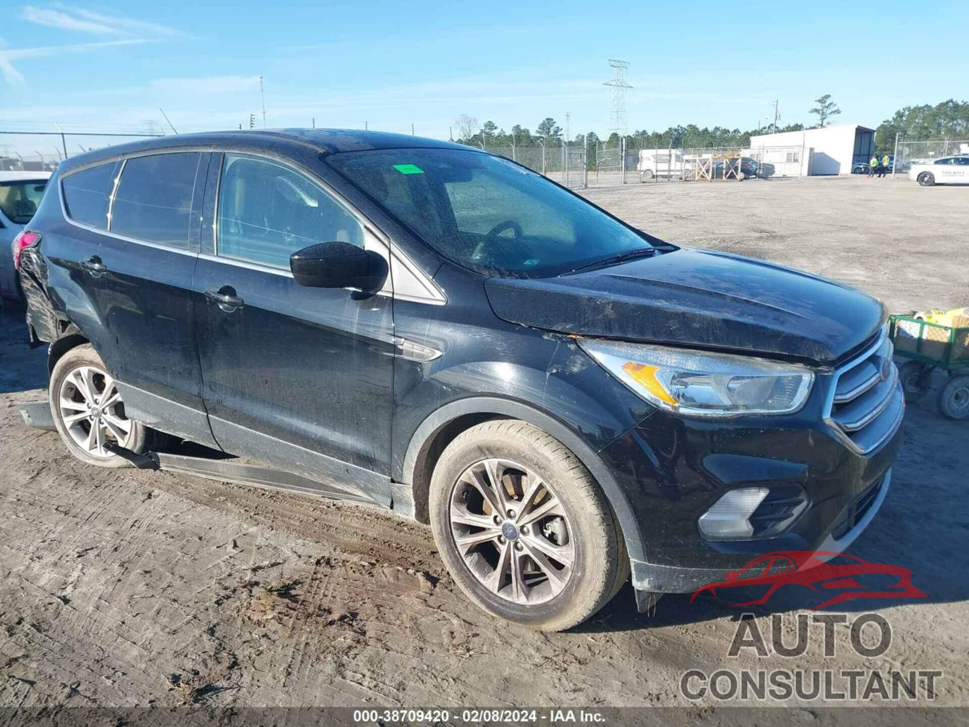 FORD ESCAPE 2017 - 1FMCU0G93HUD95314