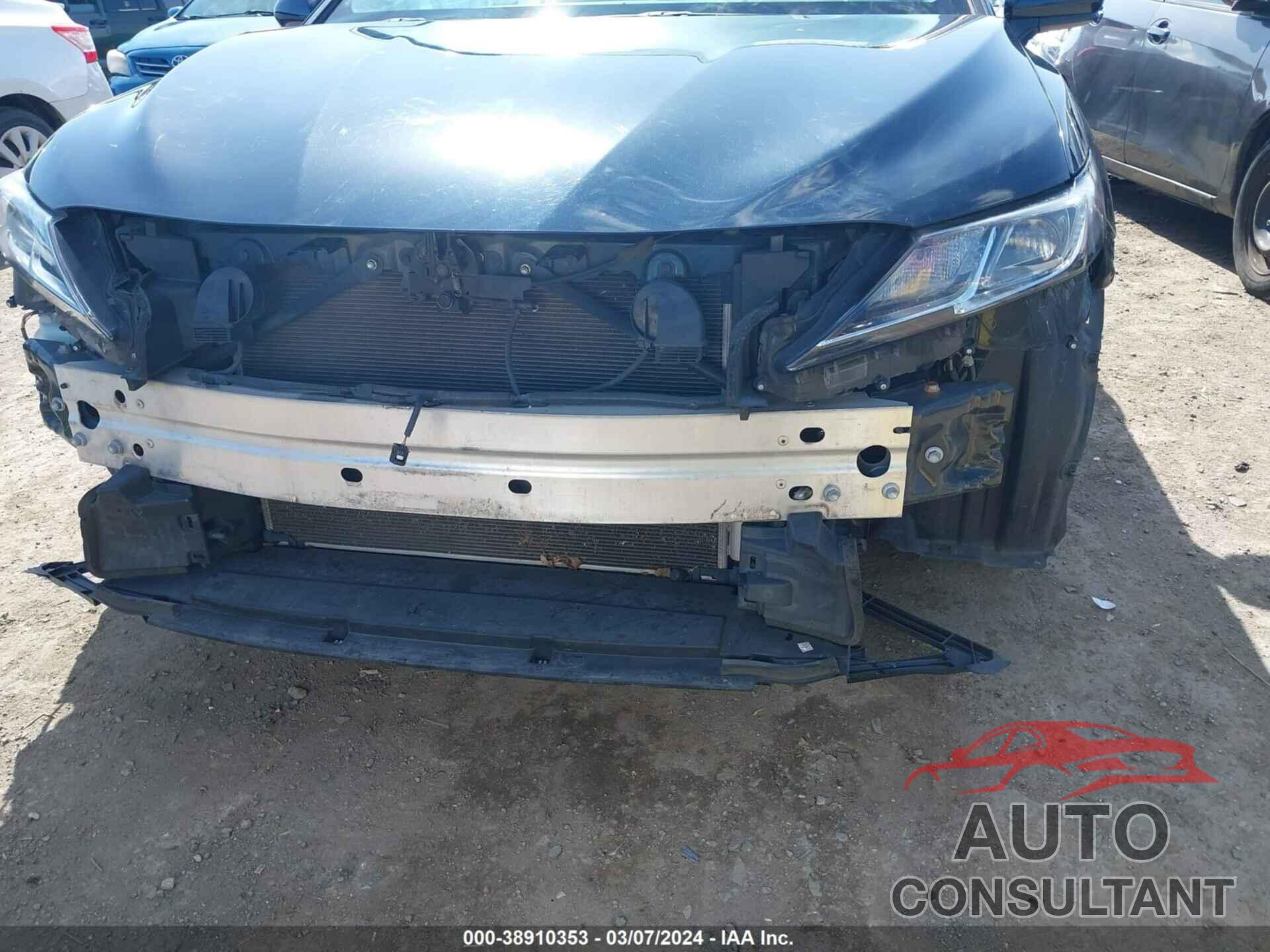 TOYOTA CAMRY 2018 - 4T1B11HK5JU599890