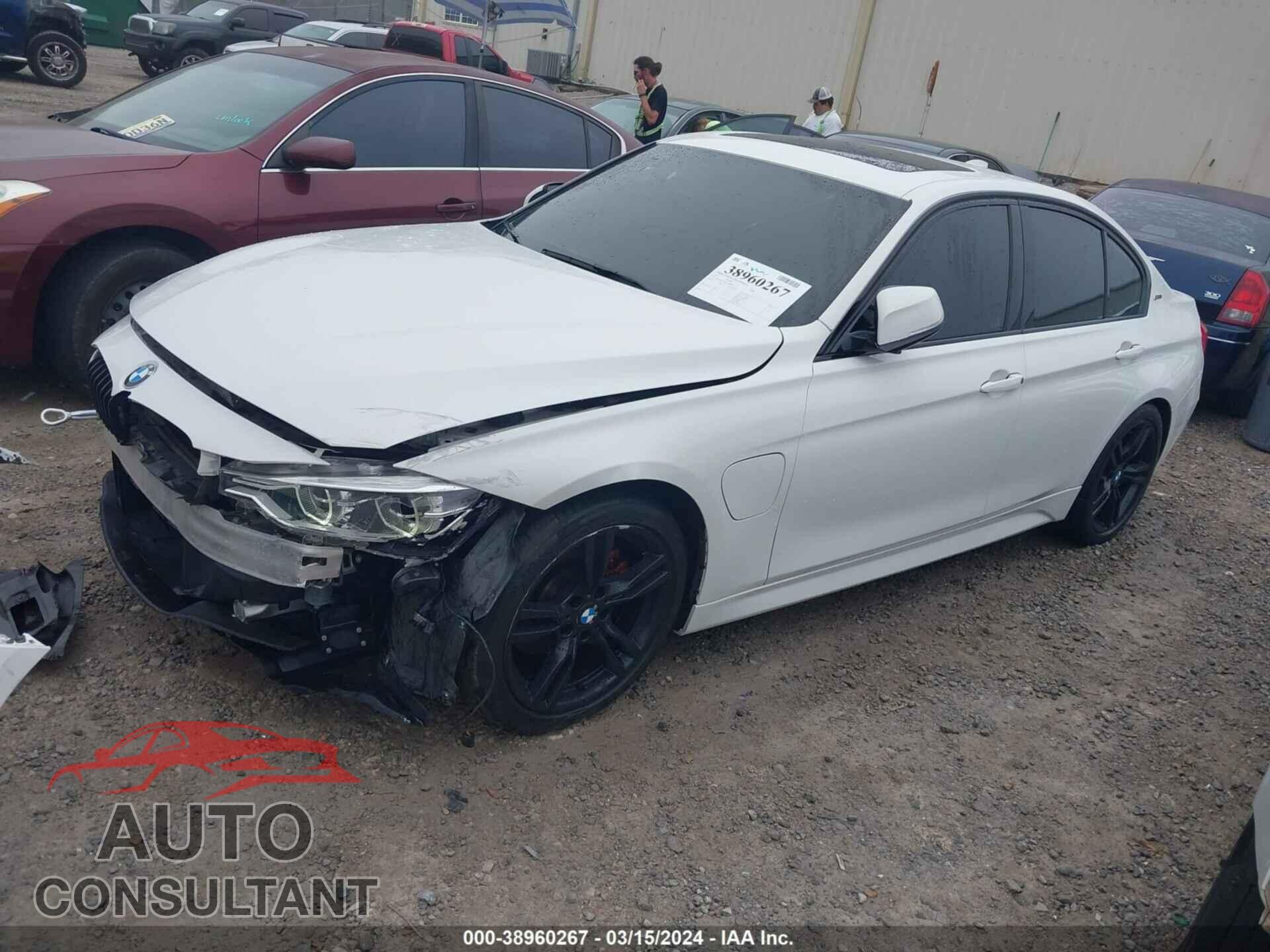 BMW 330E 2017 - WBA8E1C55HK480096
