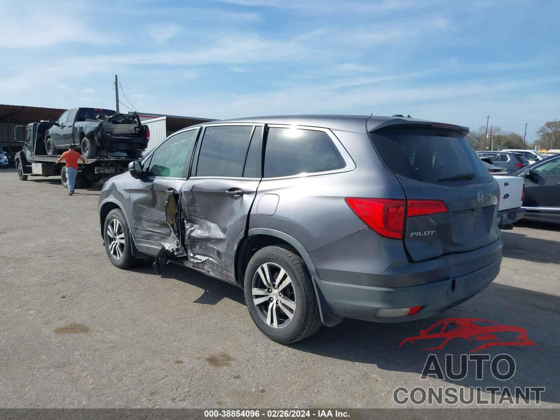 HONDA PILOT 2018 - 5FNYF5H30JB032415