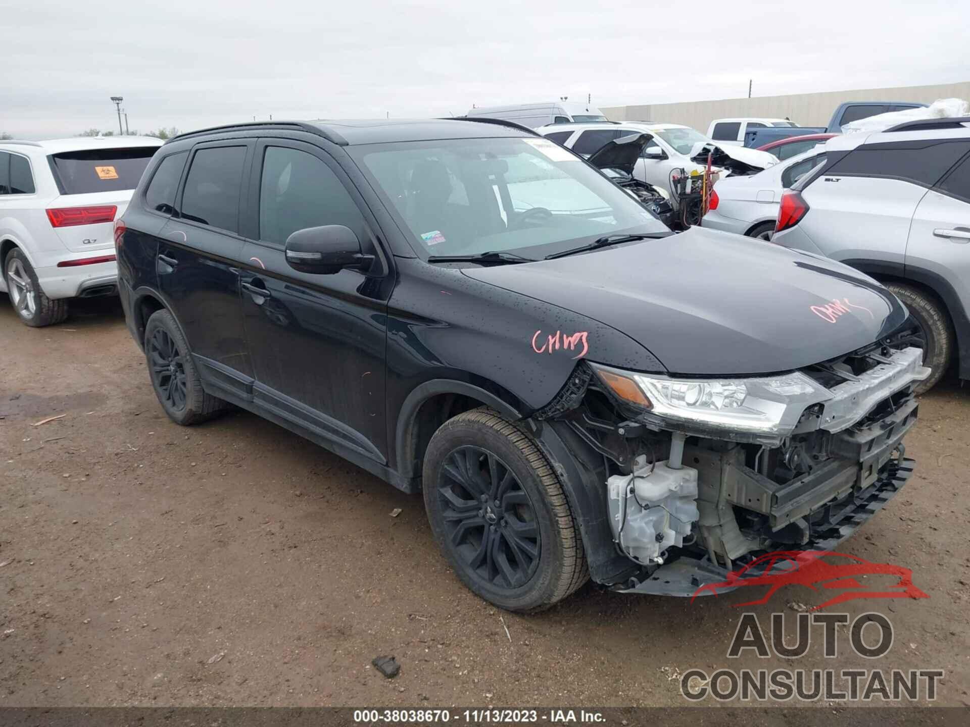 MITSUBISHI OUTLANDER 2018 - JA4AZ3A38JZ019357