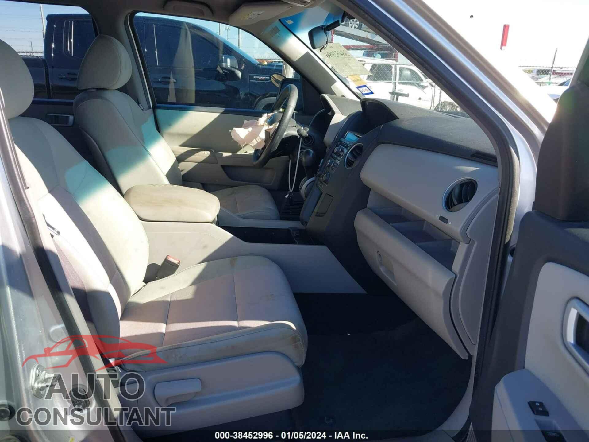 HONDA PILOT 2015 - 5FNYF3H41FB028054