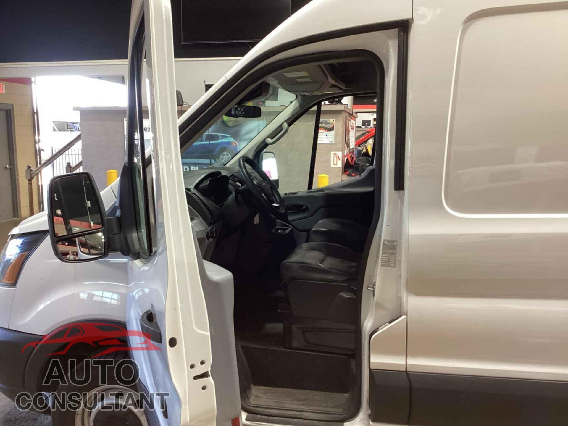 FORD TRANSIT 2019 - 1FTYR2CMXKKA80305