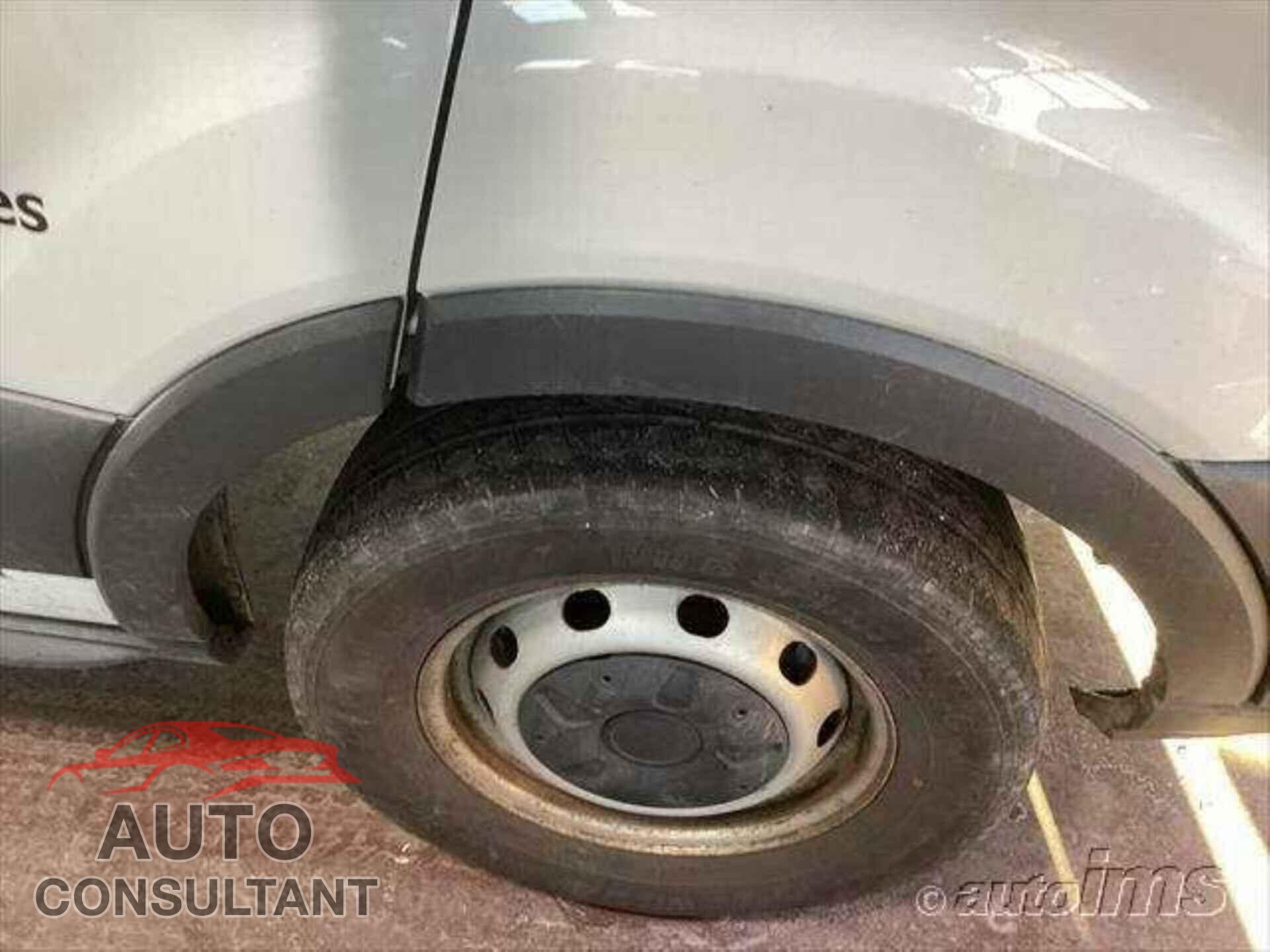 FORD TRANSIT-150 2017 - 1FTYE1YM0HKA67974