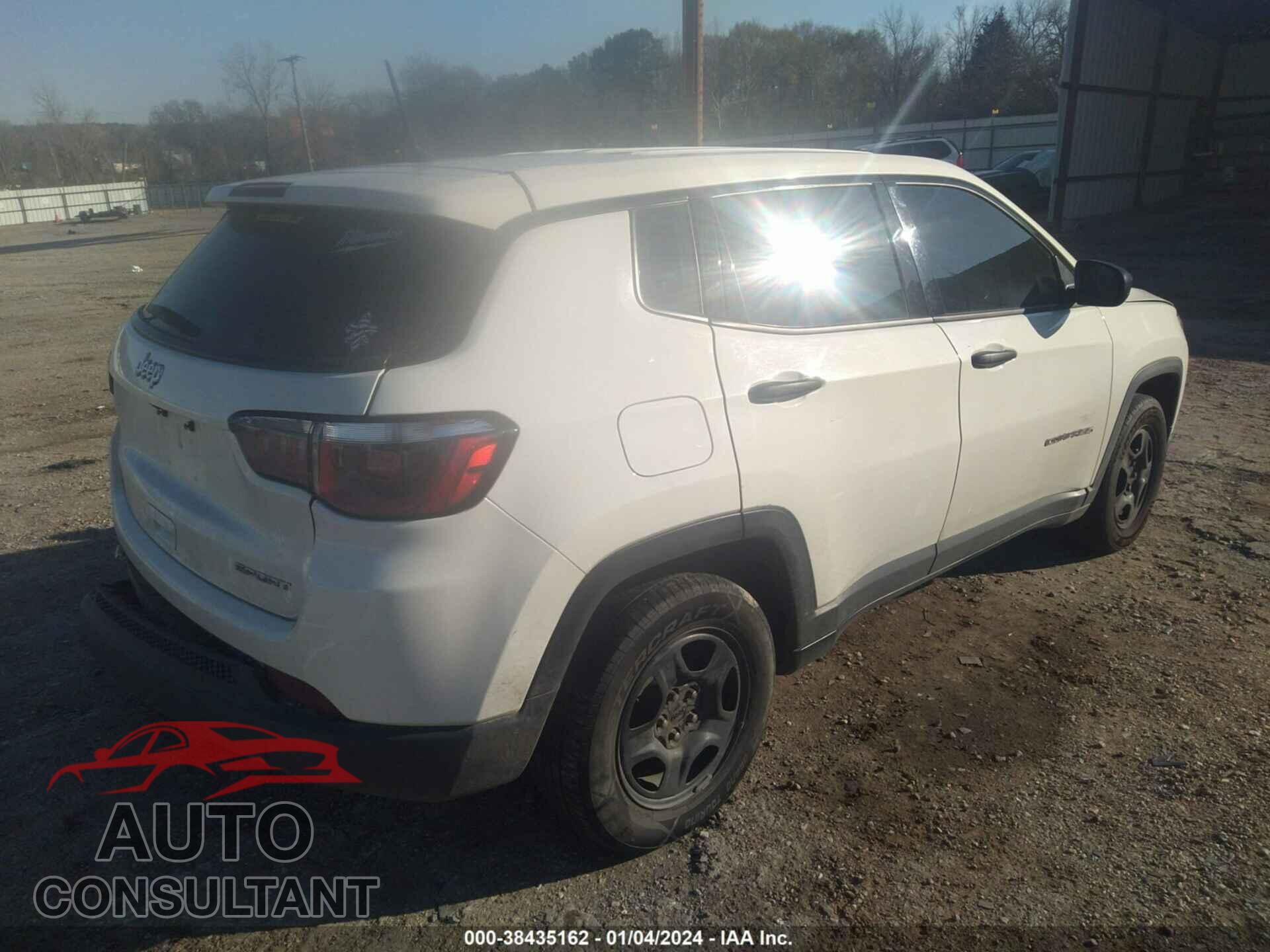 JEEP COMPASS 2018 - 3C4NJCAB7JT107006