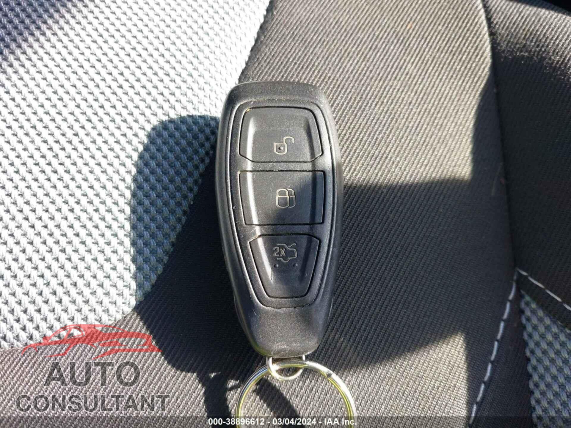 FORD FOCUS ST 2017 - 1FADP3L95HL305759